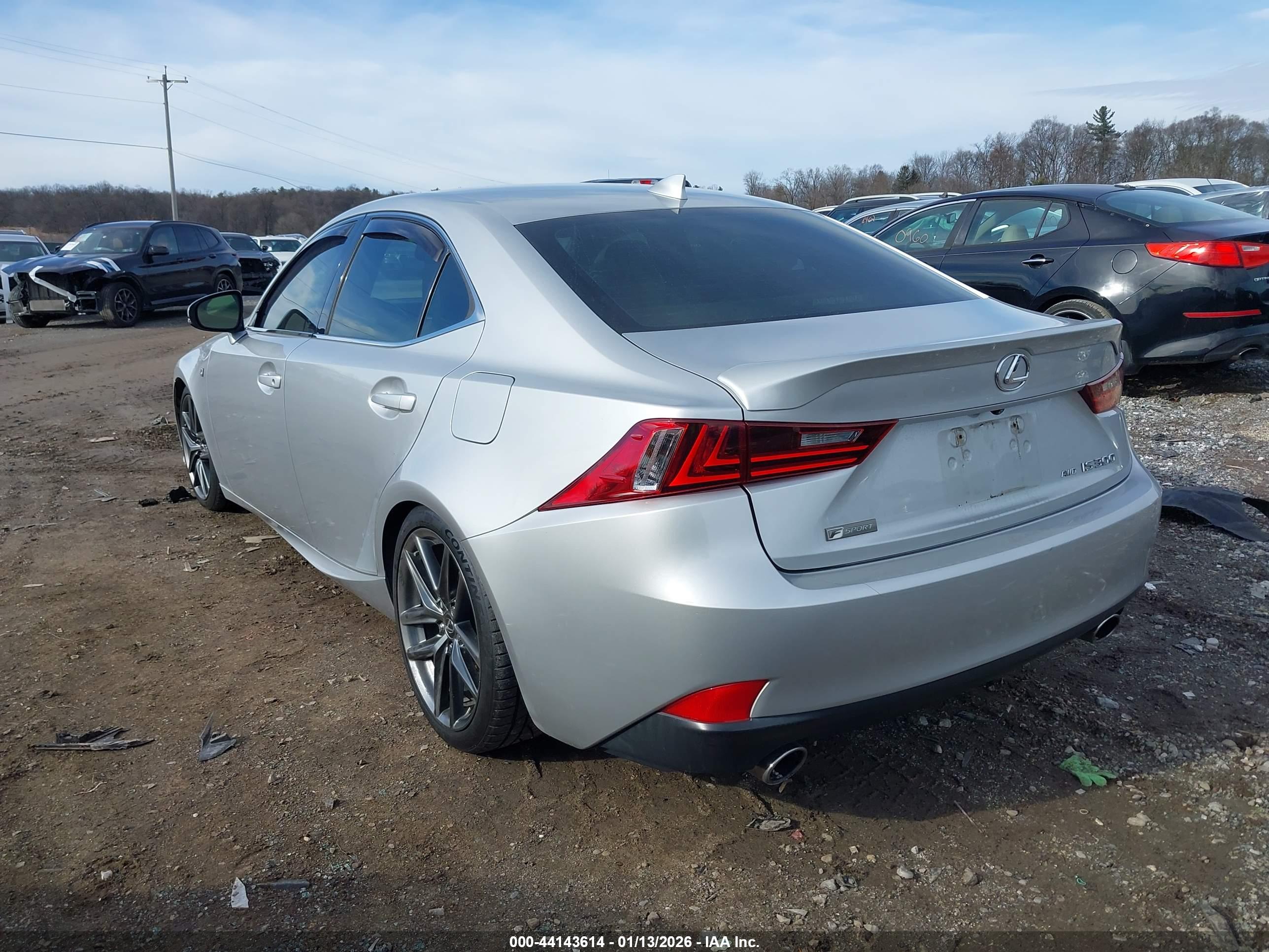 LEXUS IS image 3