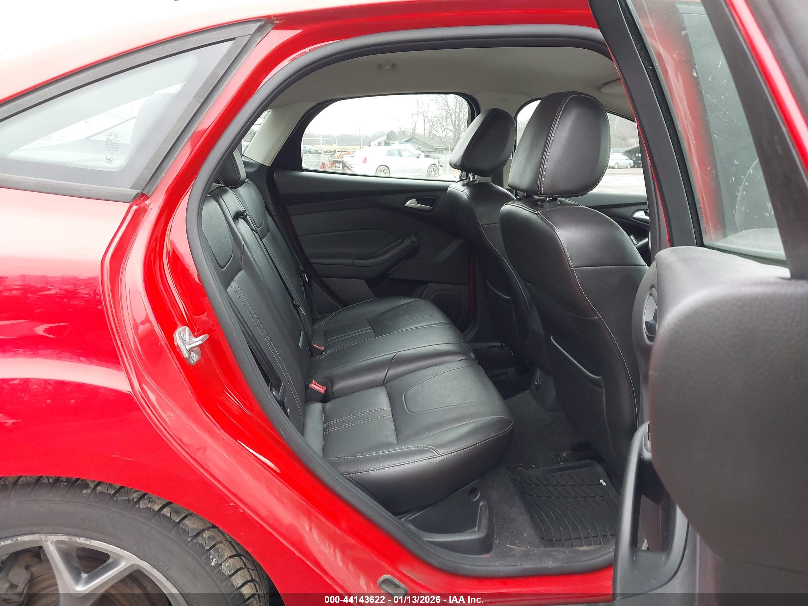 FORD FOCUS image 8