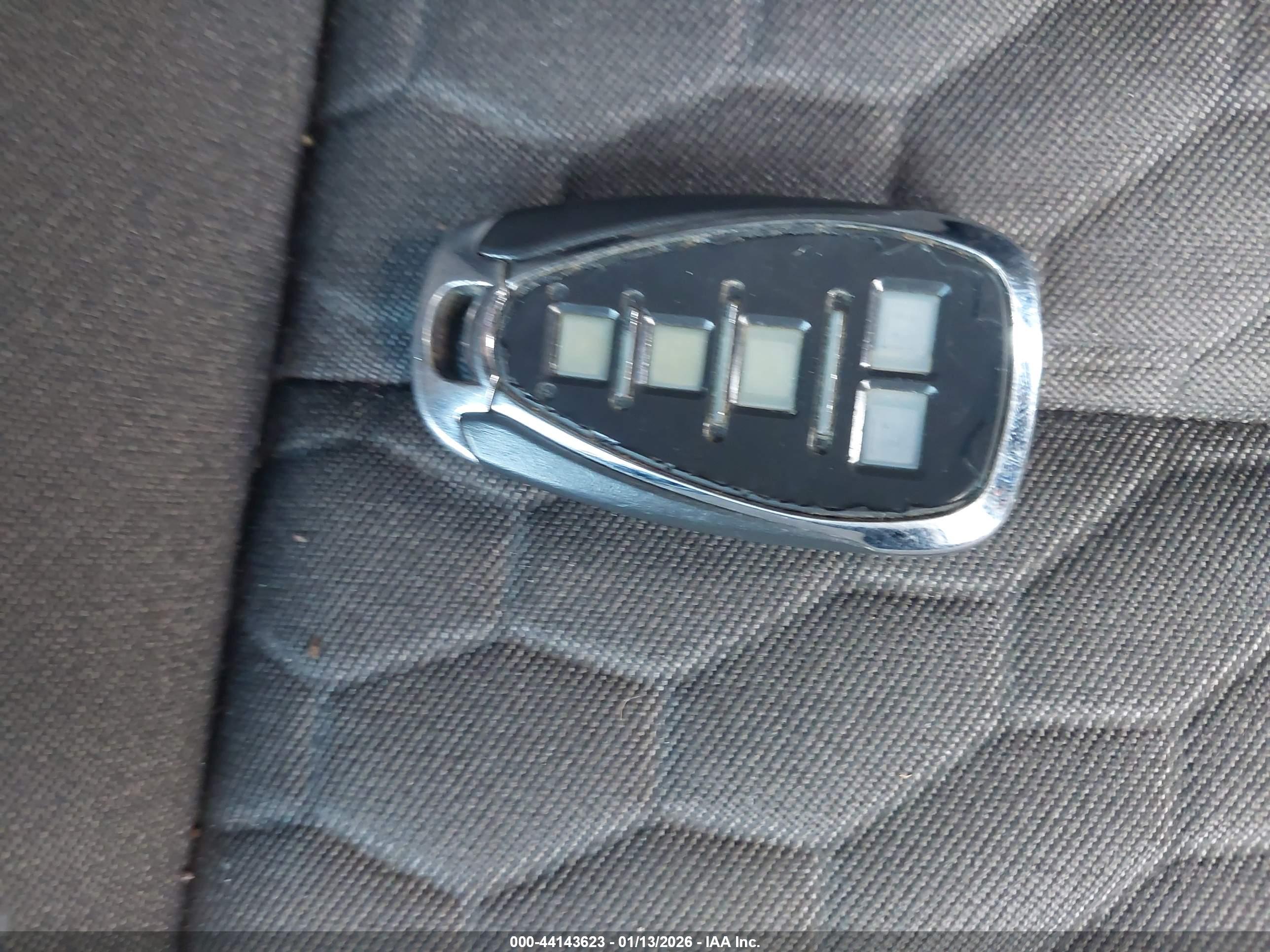 CHEVROLET EQUINOX image 11