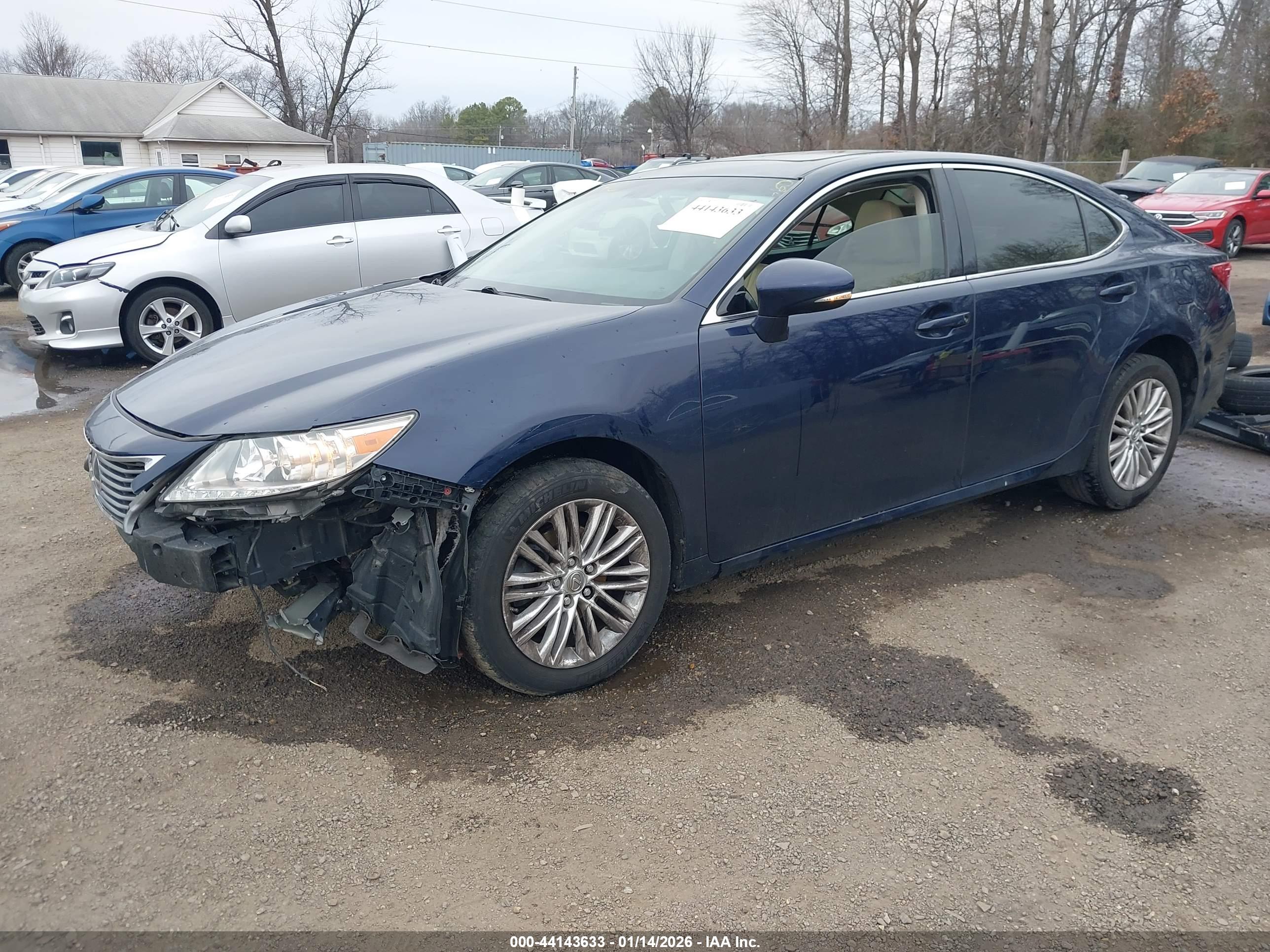 LEXUS ES image 2