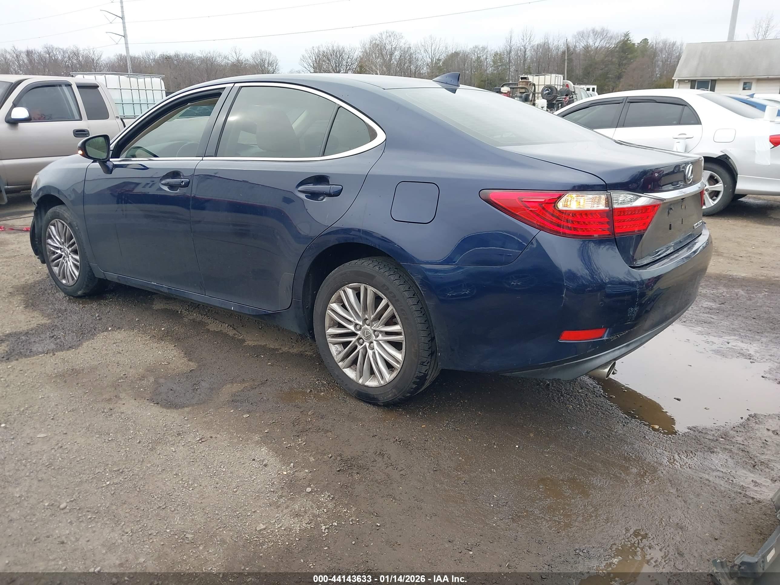 LEXUS ES image 3