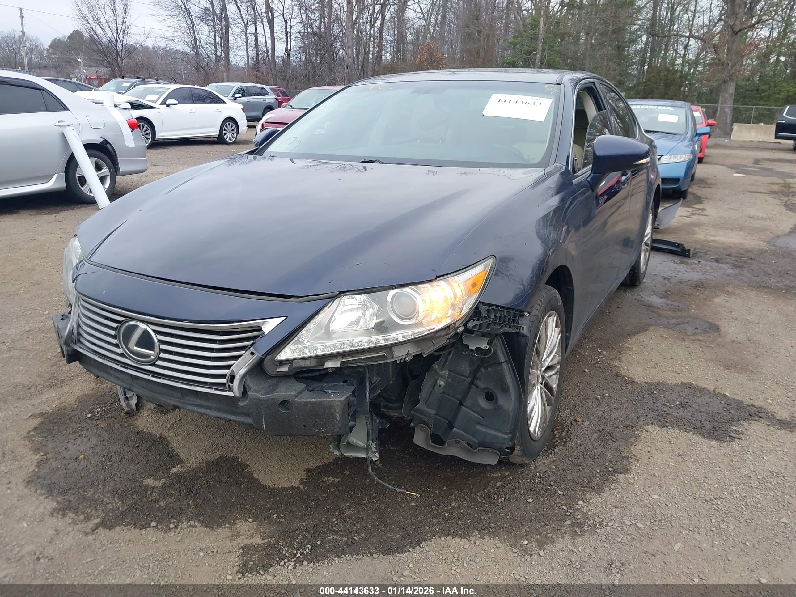 LEXUS ES image 6