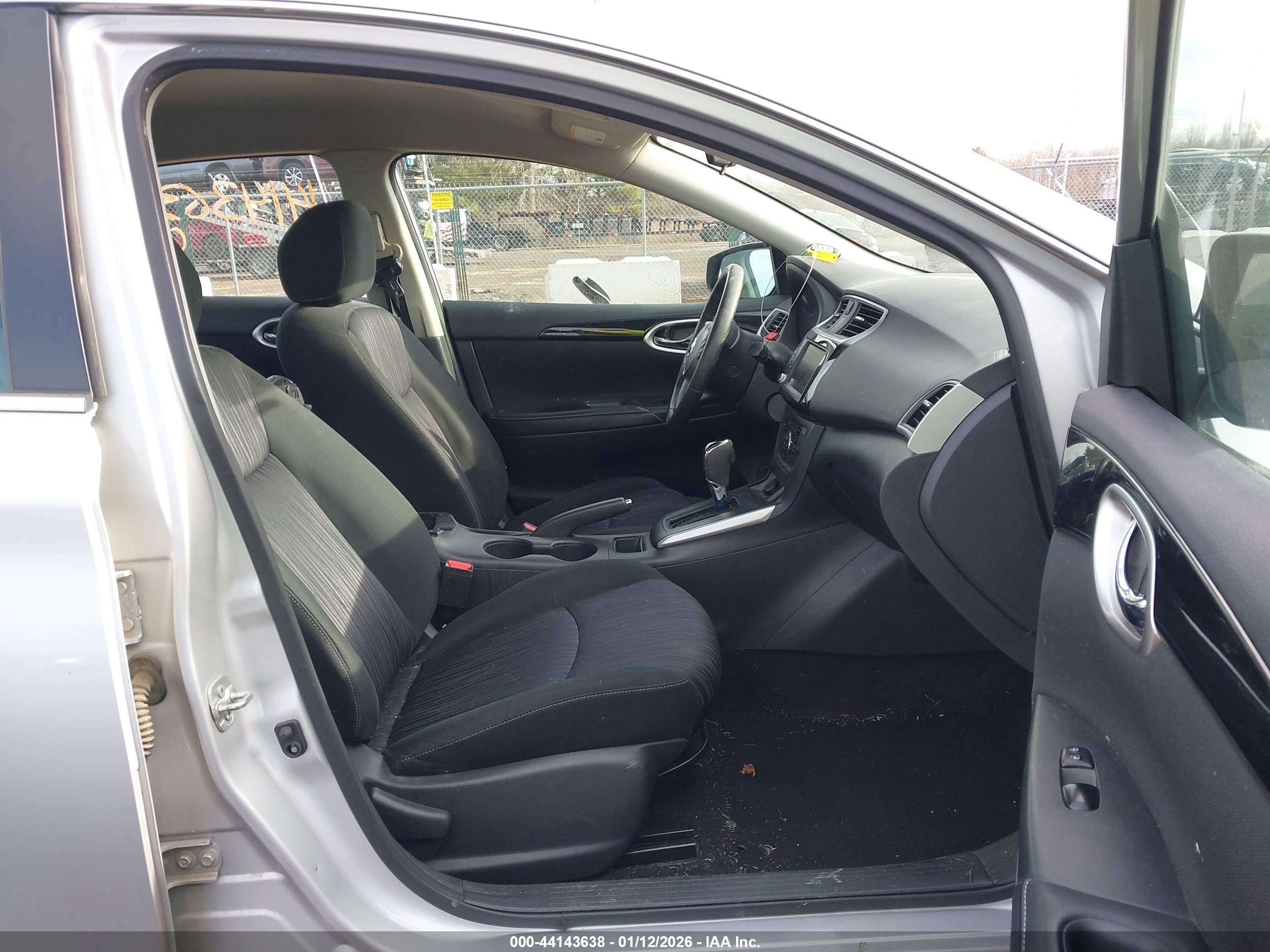 NISSAN SENTRA image 5