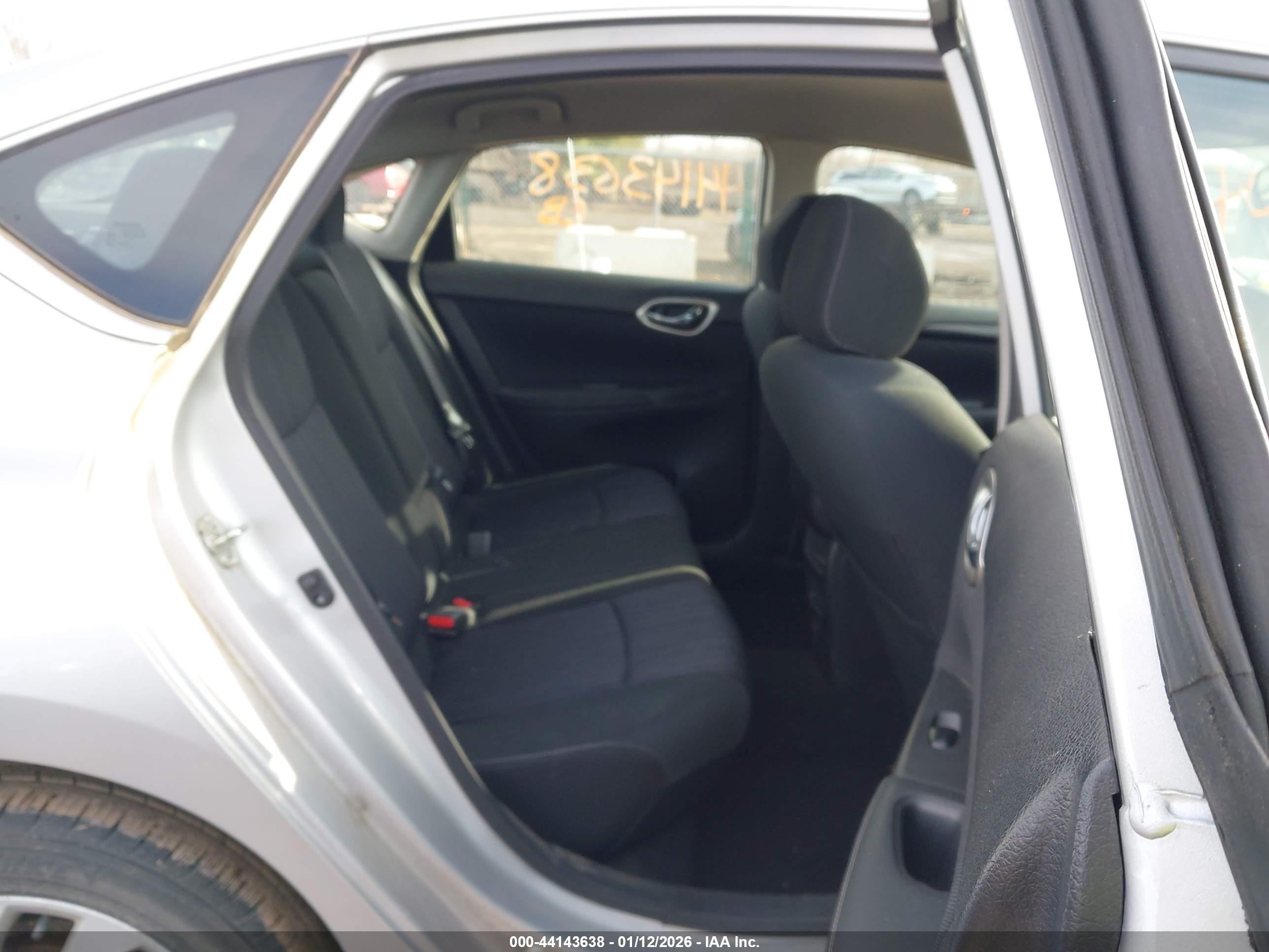 NISSAN SENTRA image 8