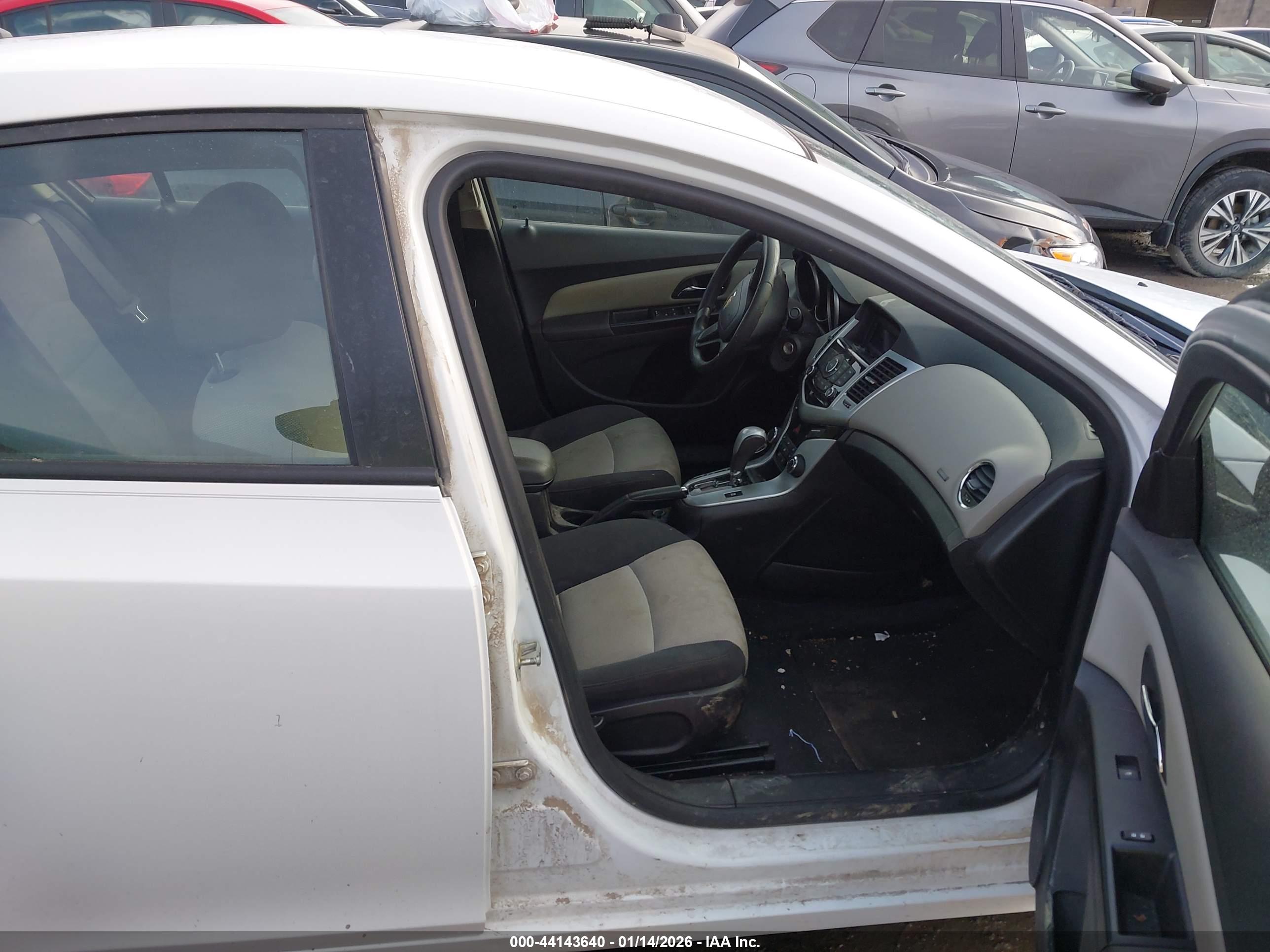 CHEVROLET CRUZE image 5
