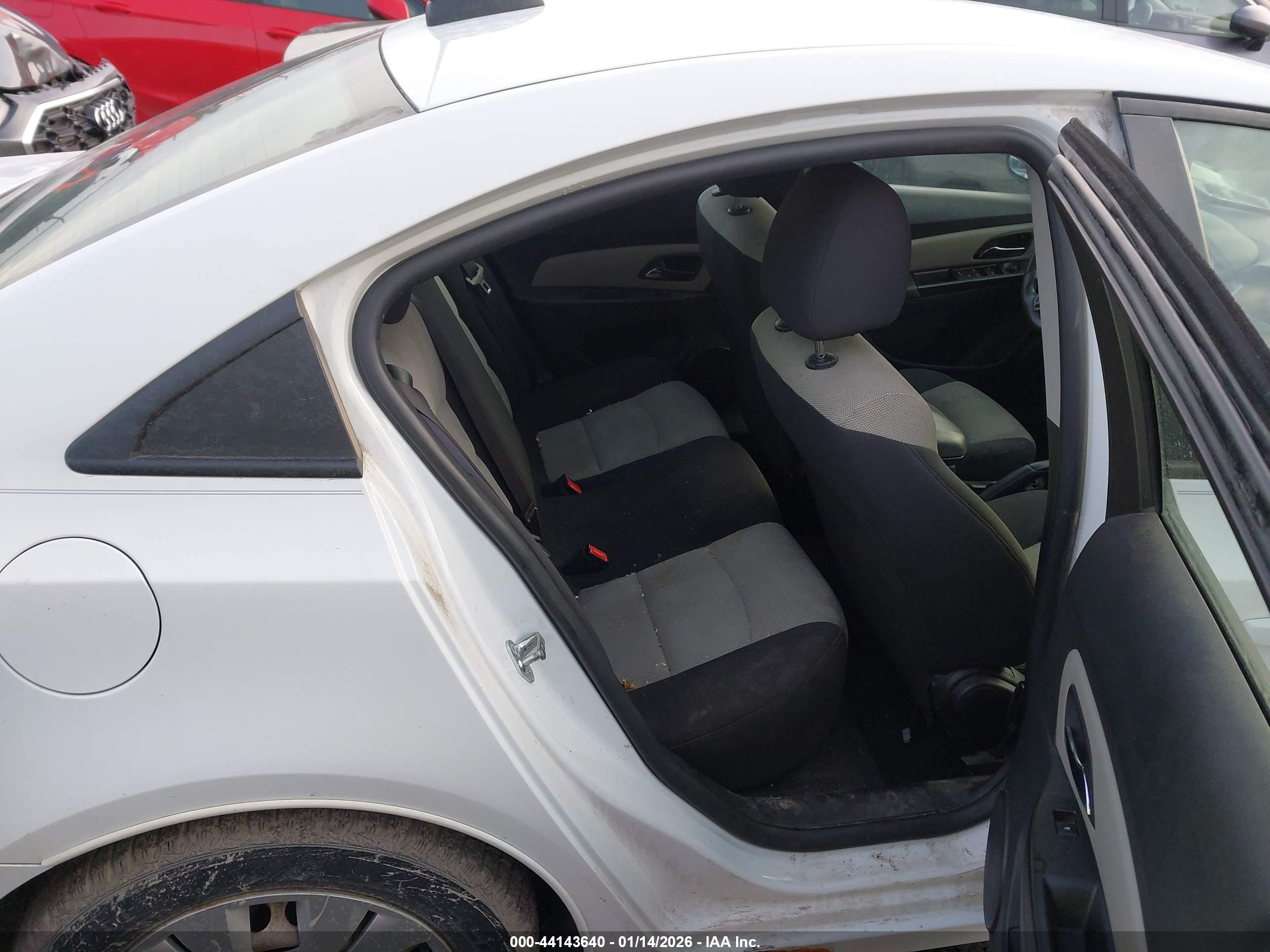 CHEVROLET CRUZE image 8