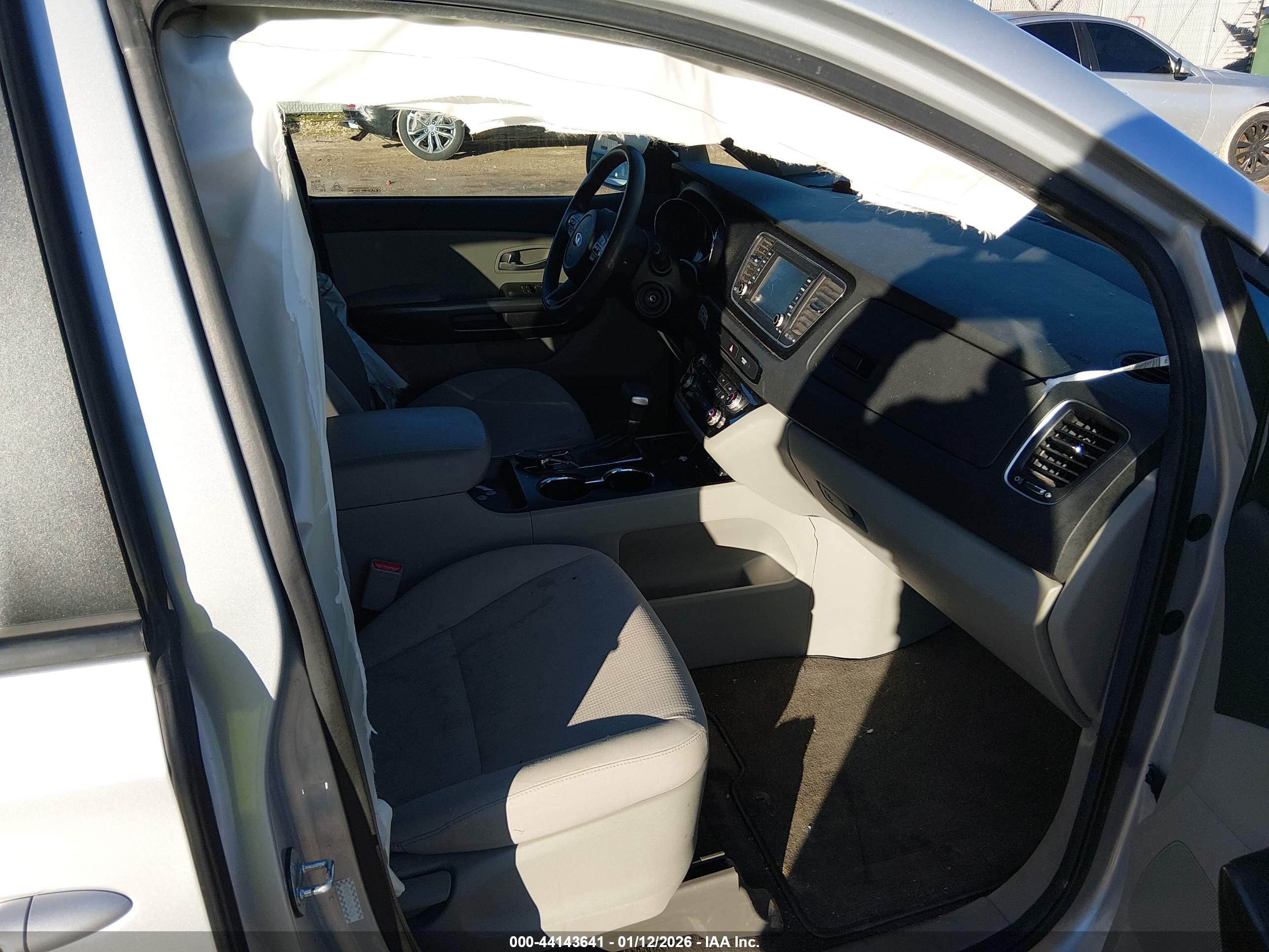 KIA SEDONA image 5
