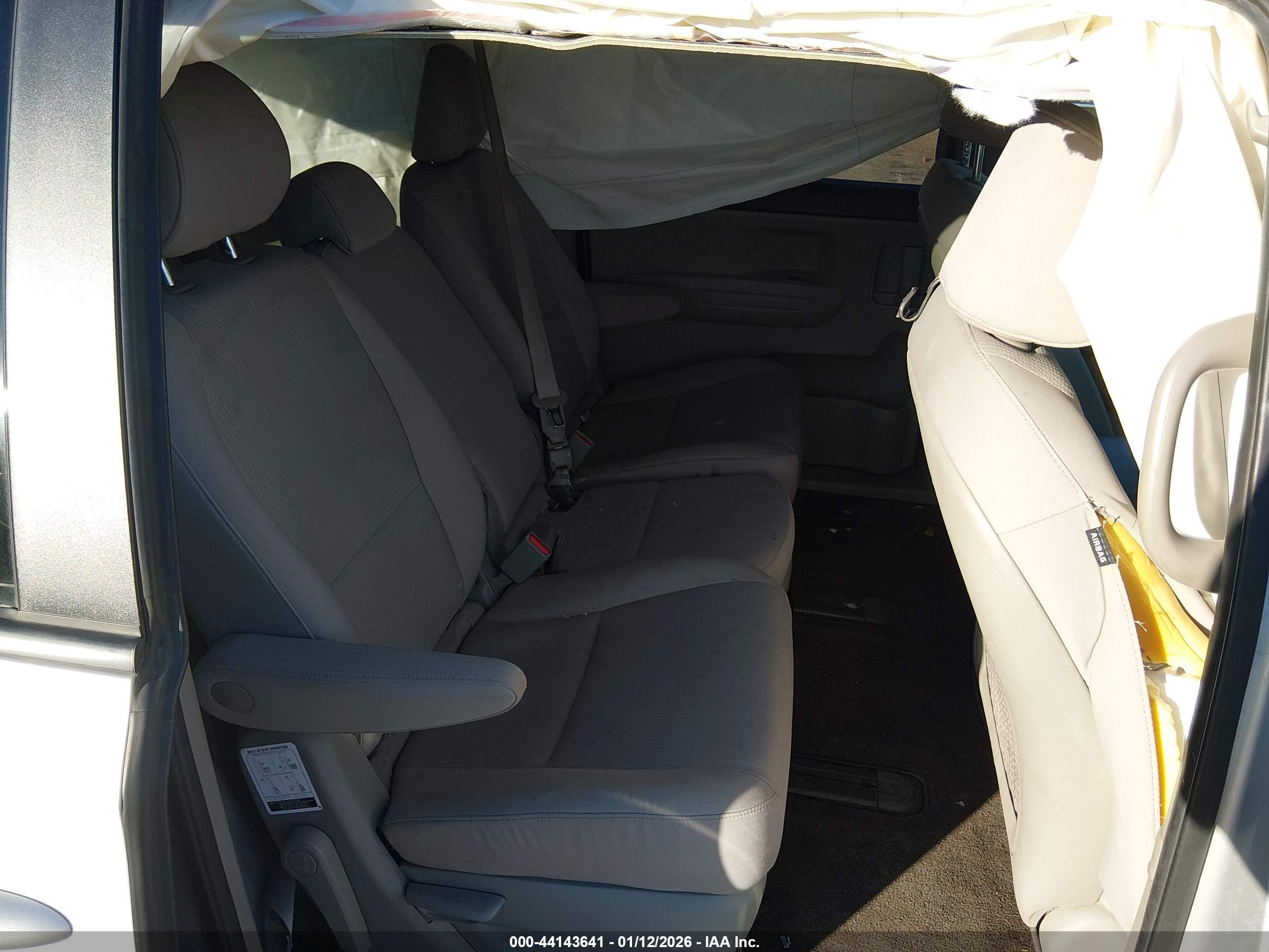 KIA SEDONA image 8