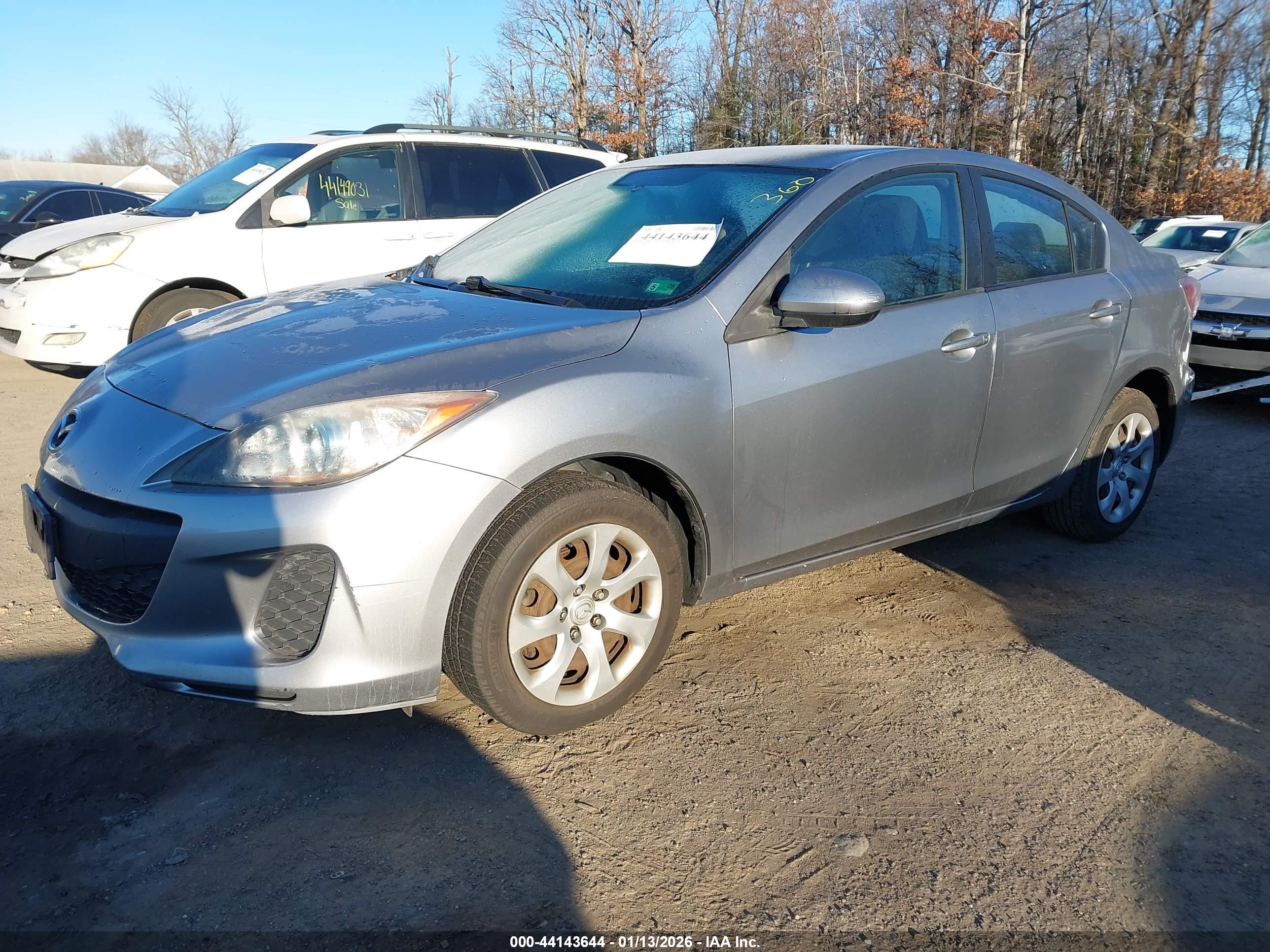 MAZDA MAZDA3 image 2