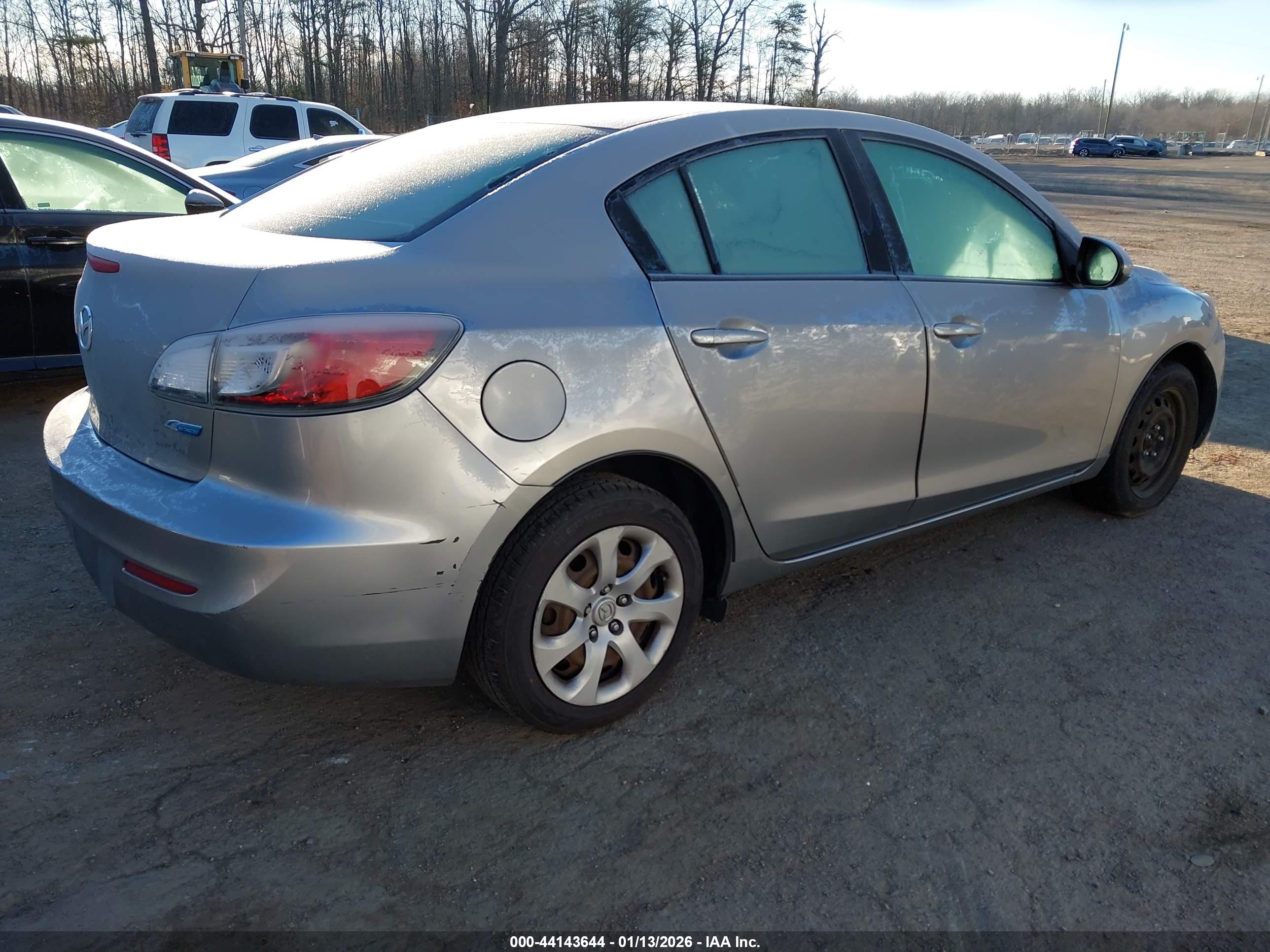 MAZDA MAZDA3 image 4
