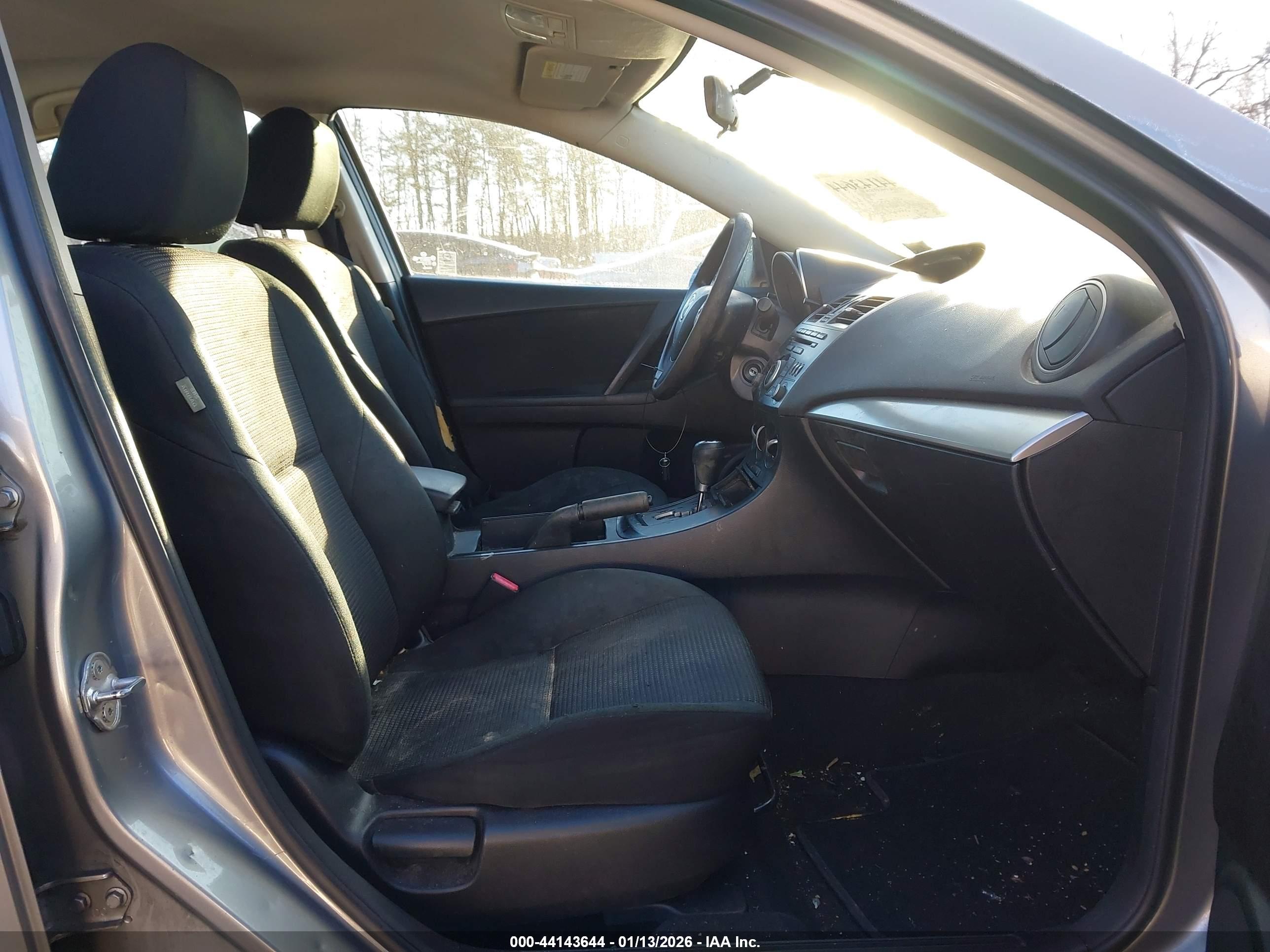 MAZDA MAZDA3 image 5
