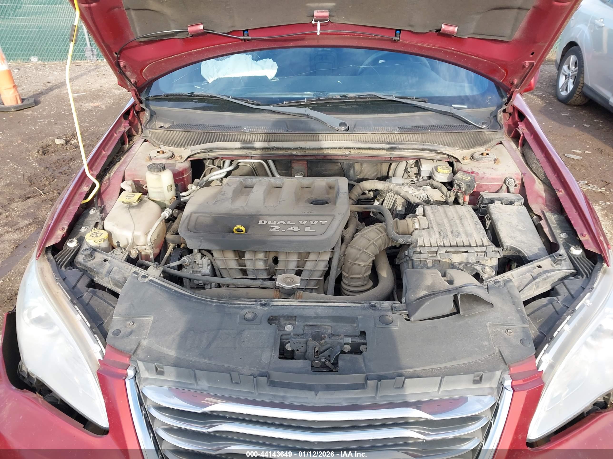 CHRYSLER 200 image 10