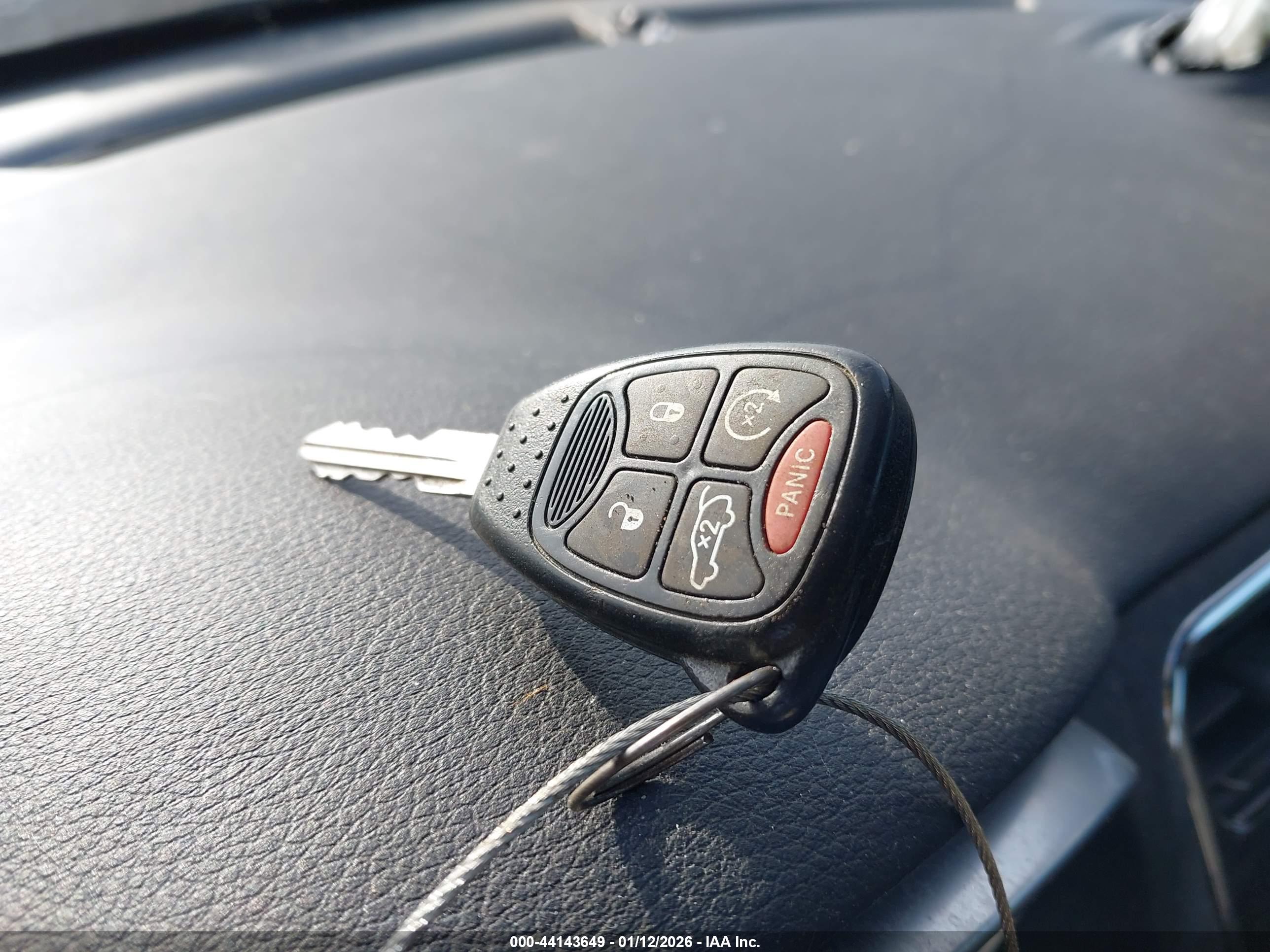 CHRYSLER 200 image 11