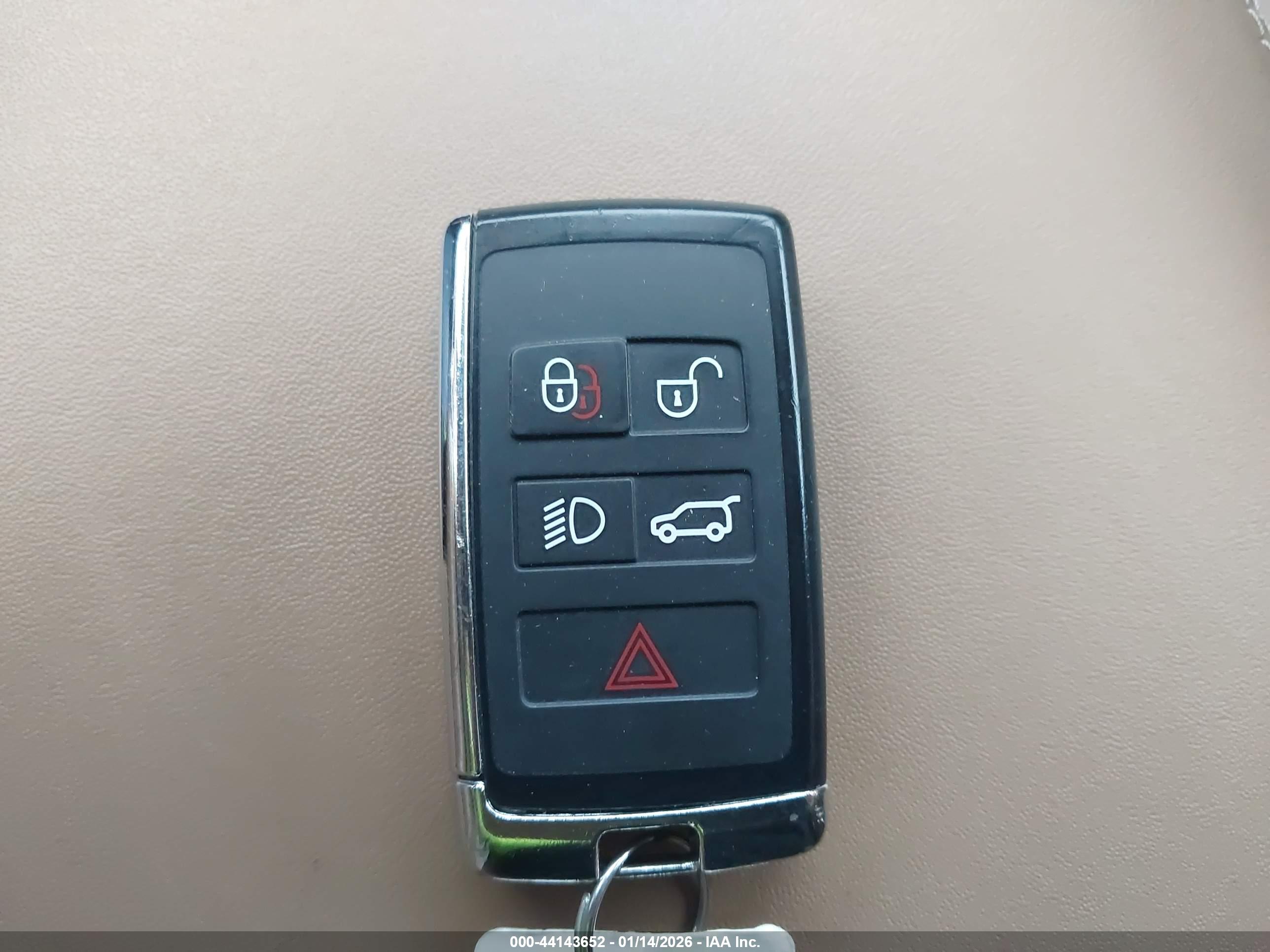 LAND ROVER image 11