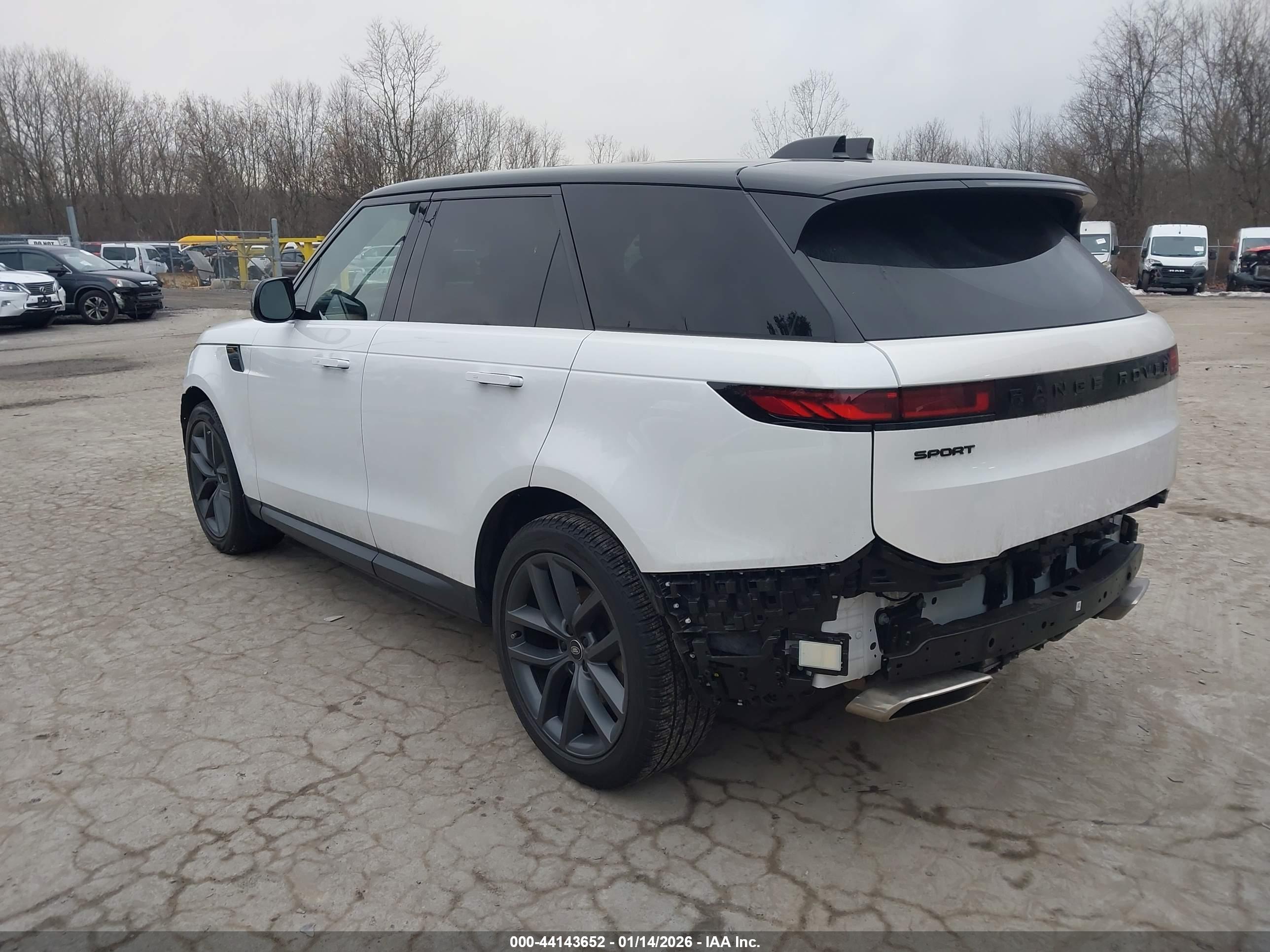 LAND ROVER image 3