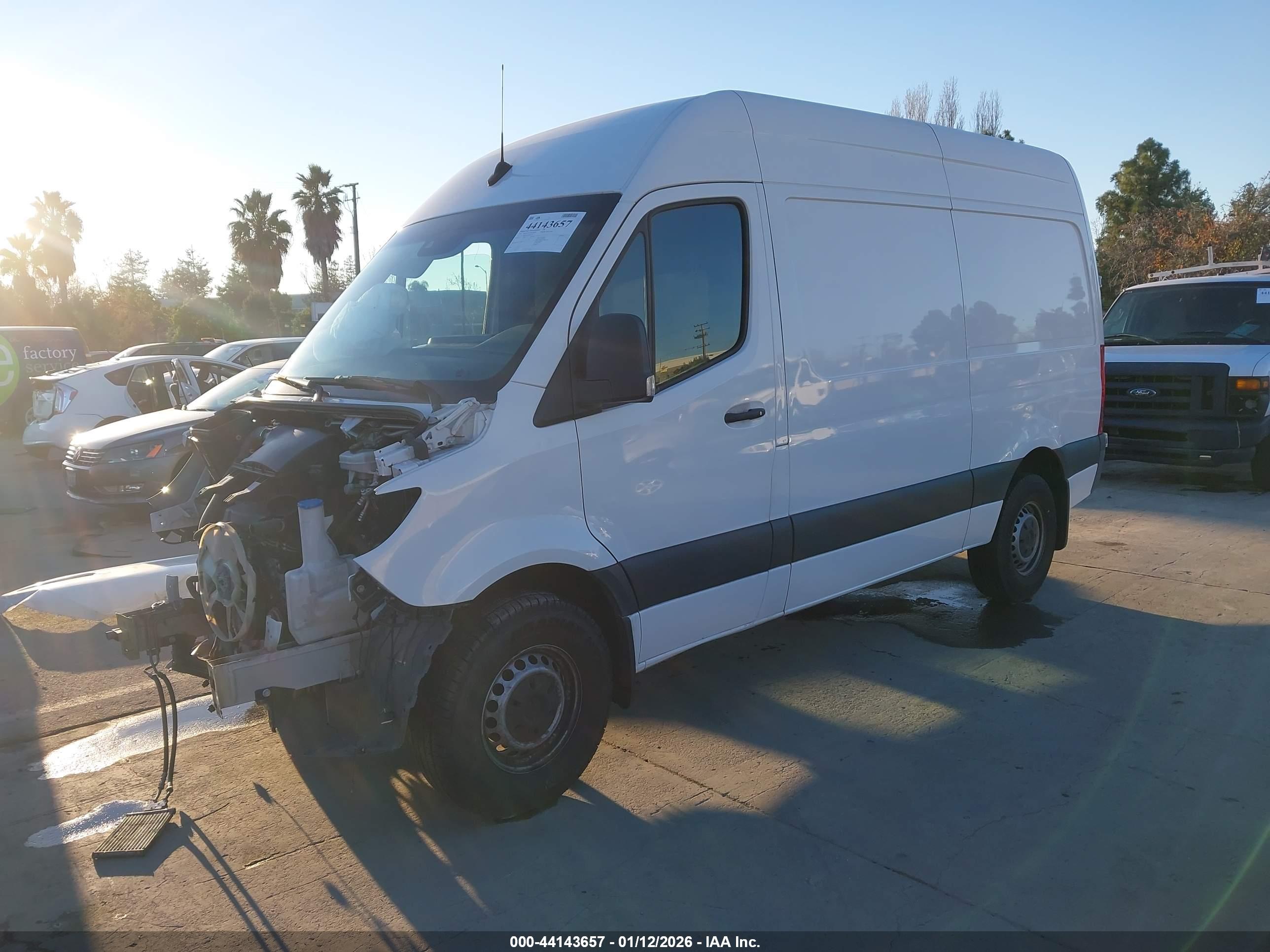 MERCEDES-BENZ SPRINTER image 2
