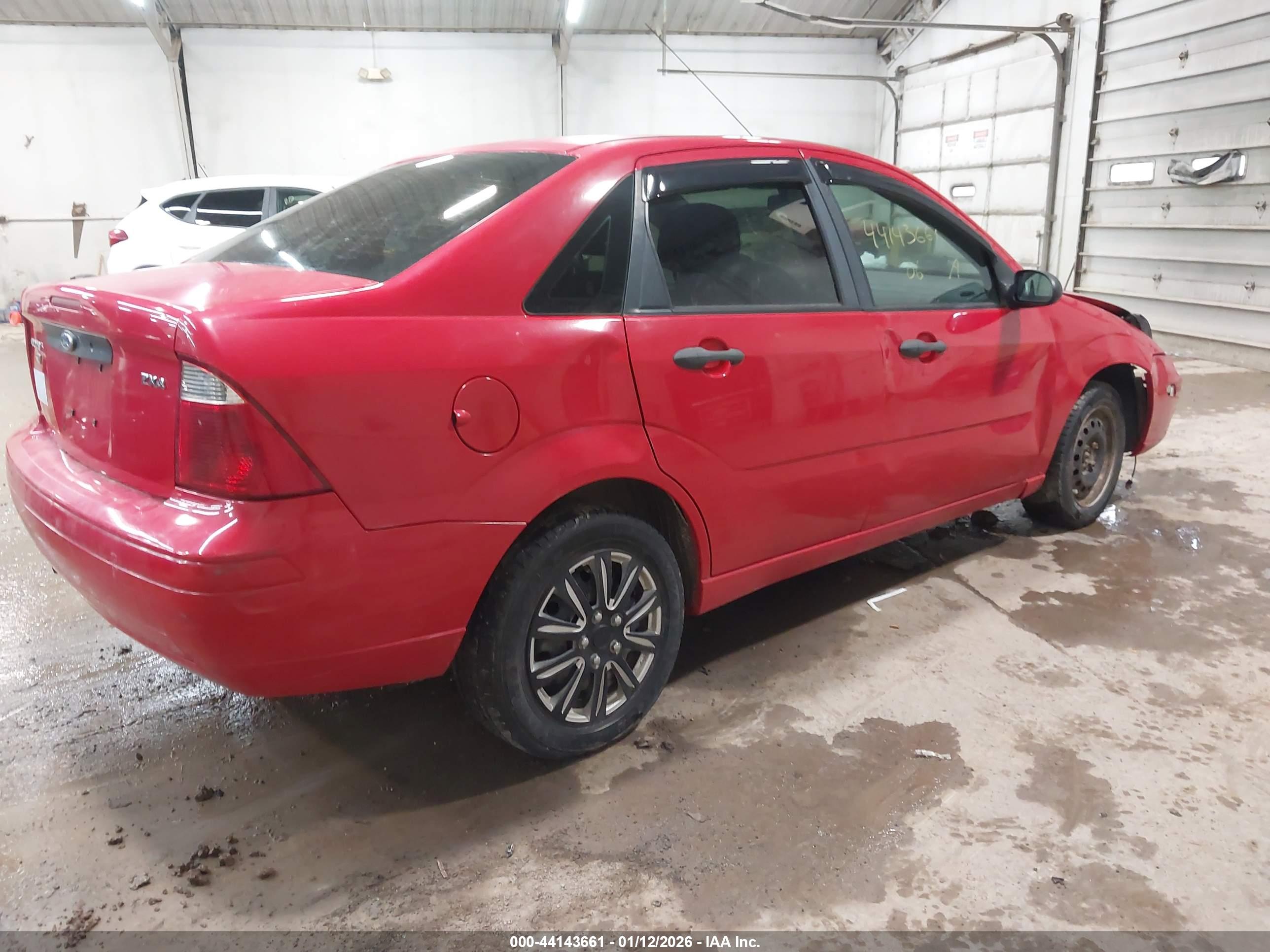 FORD FOCUS image 4