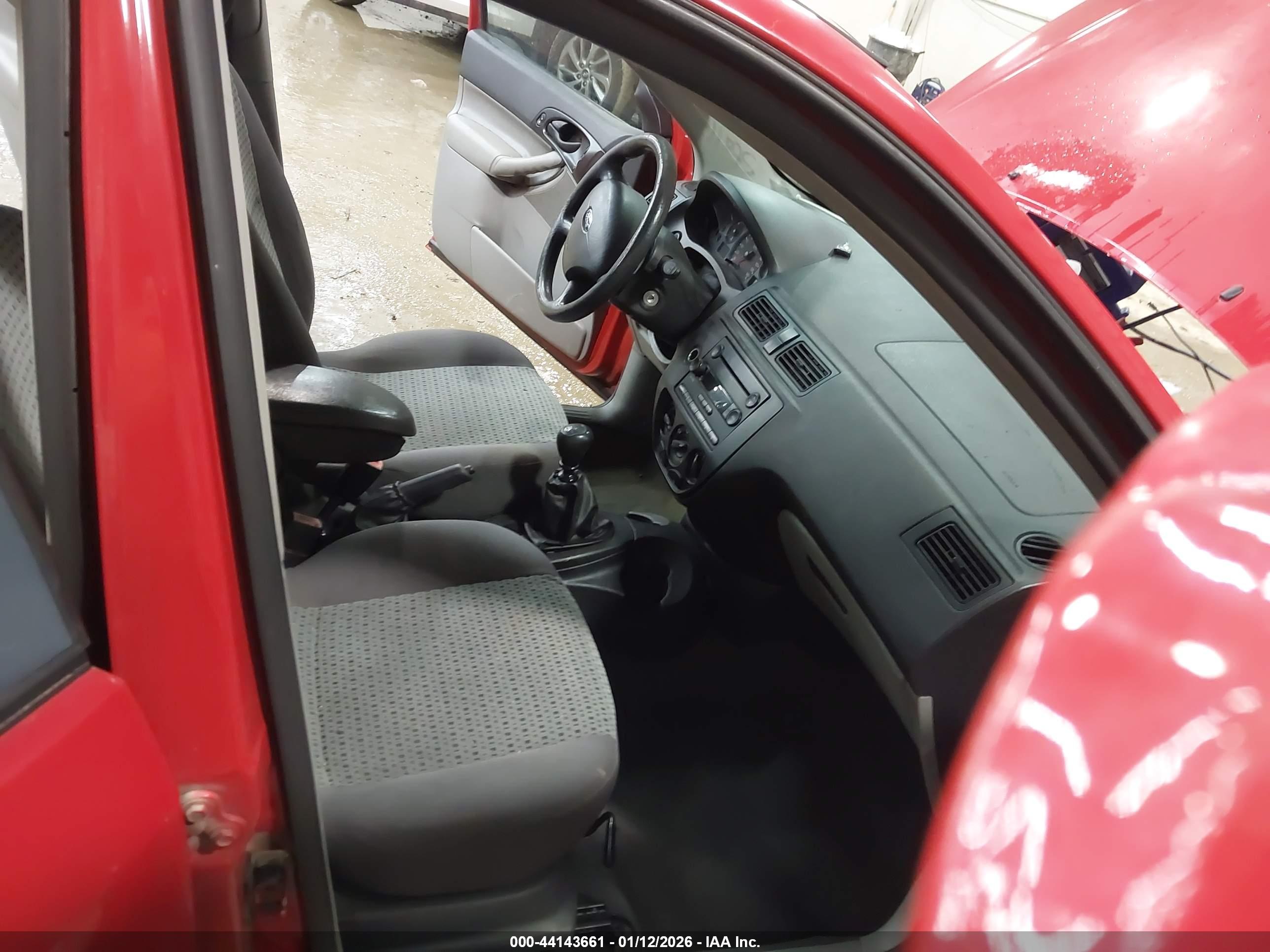 FORD FOCUS image 5