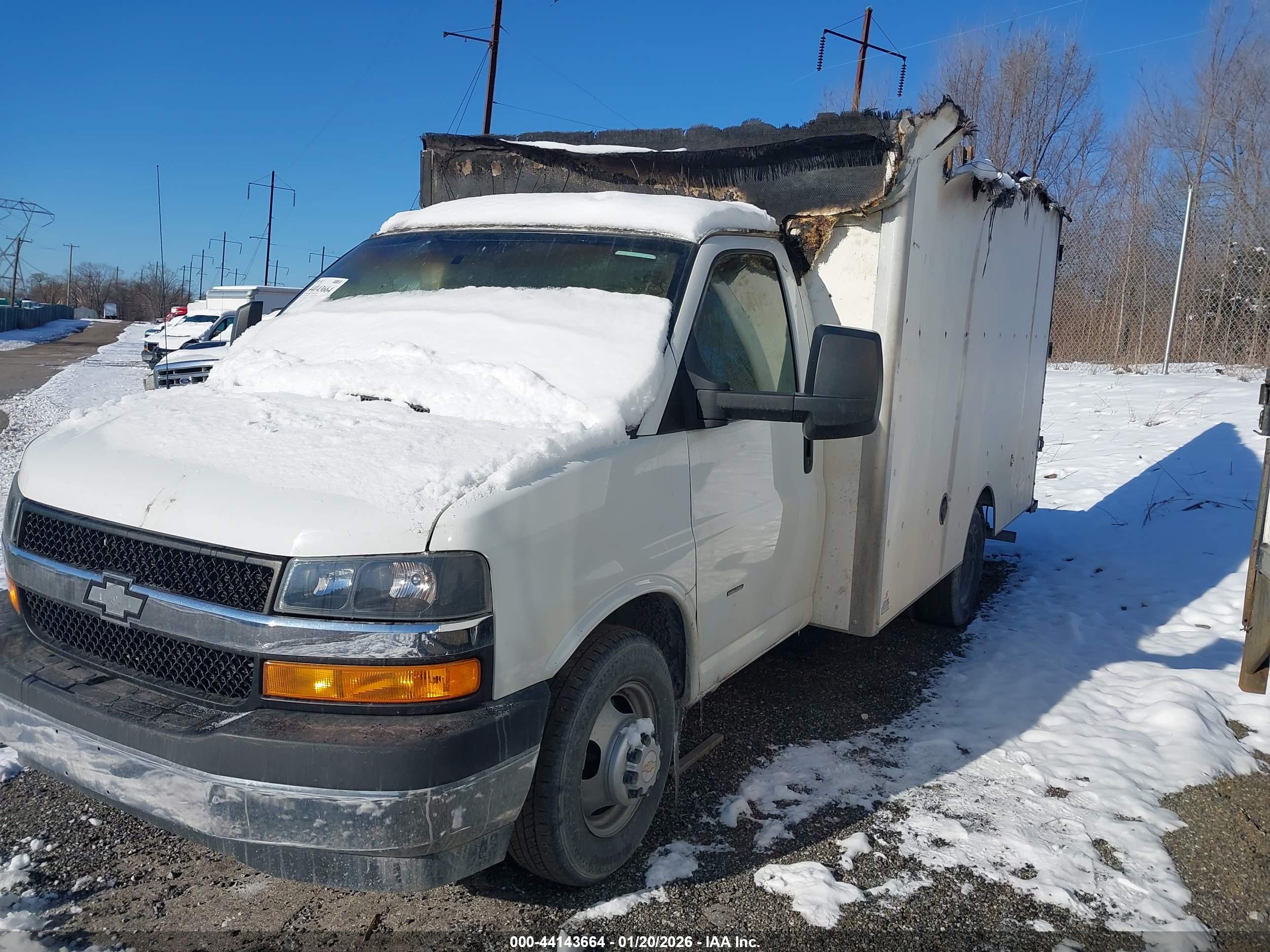 CHEVROLET EXPRESS image 2