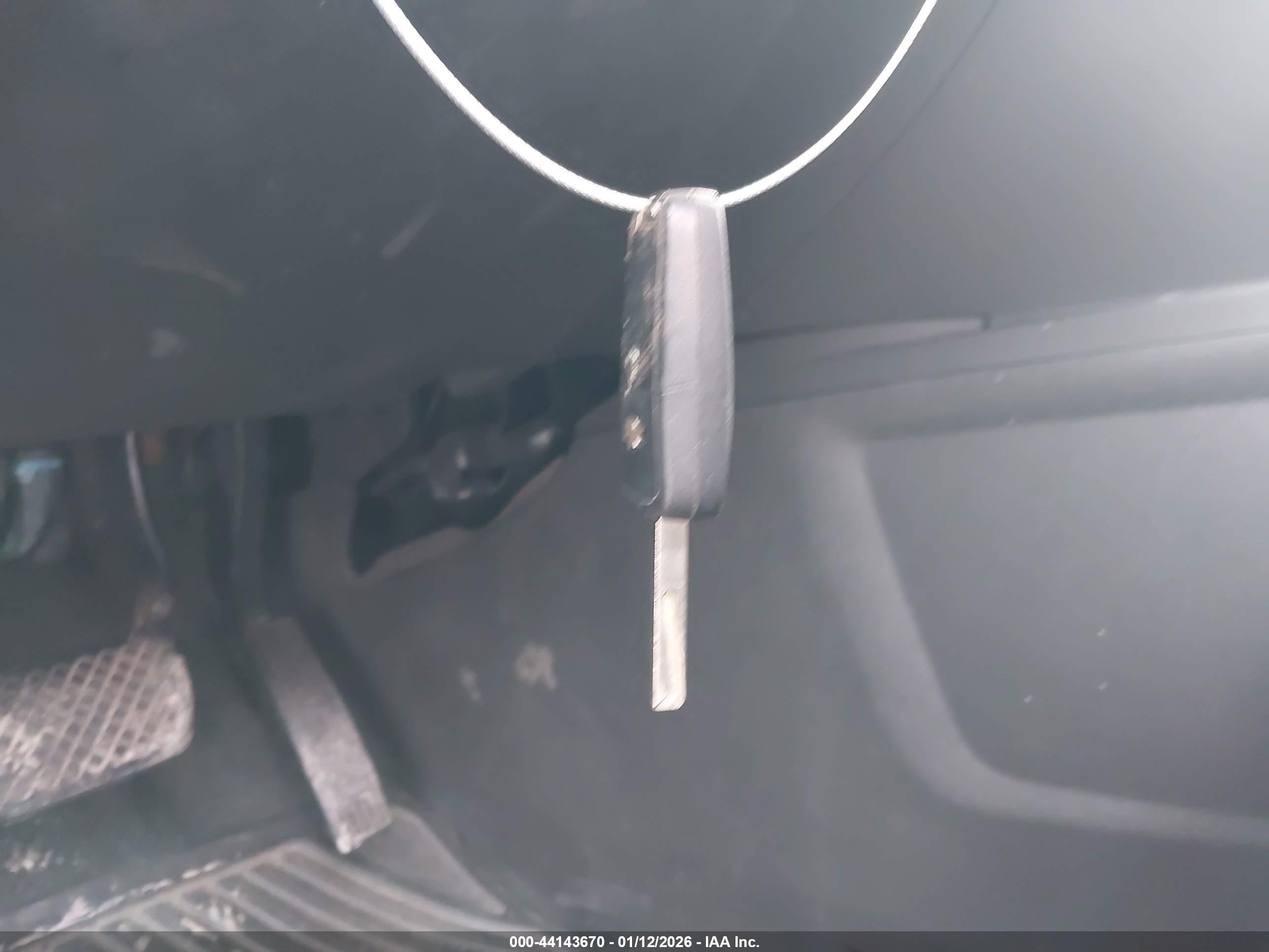 CHEVROLET EQUINOX image 11