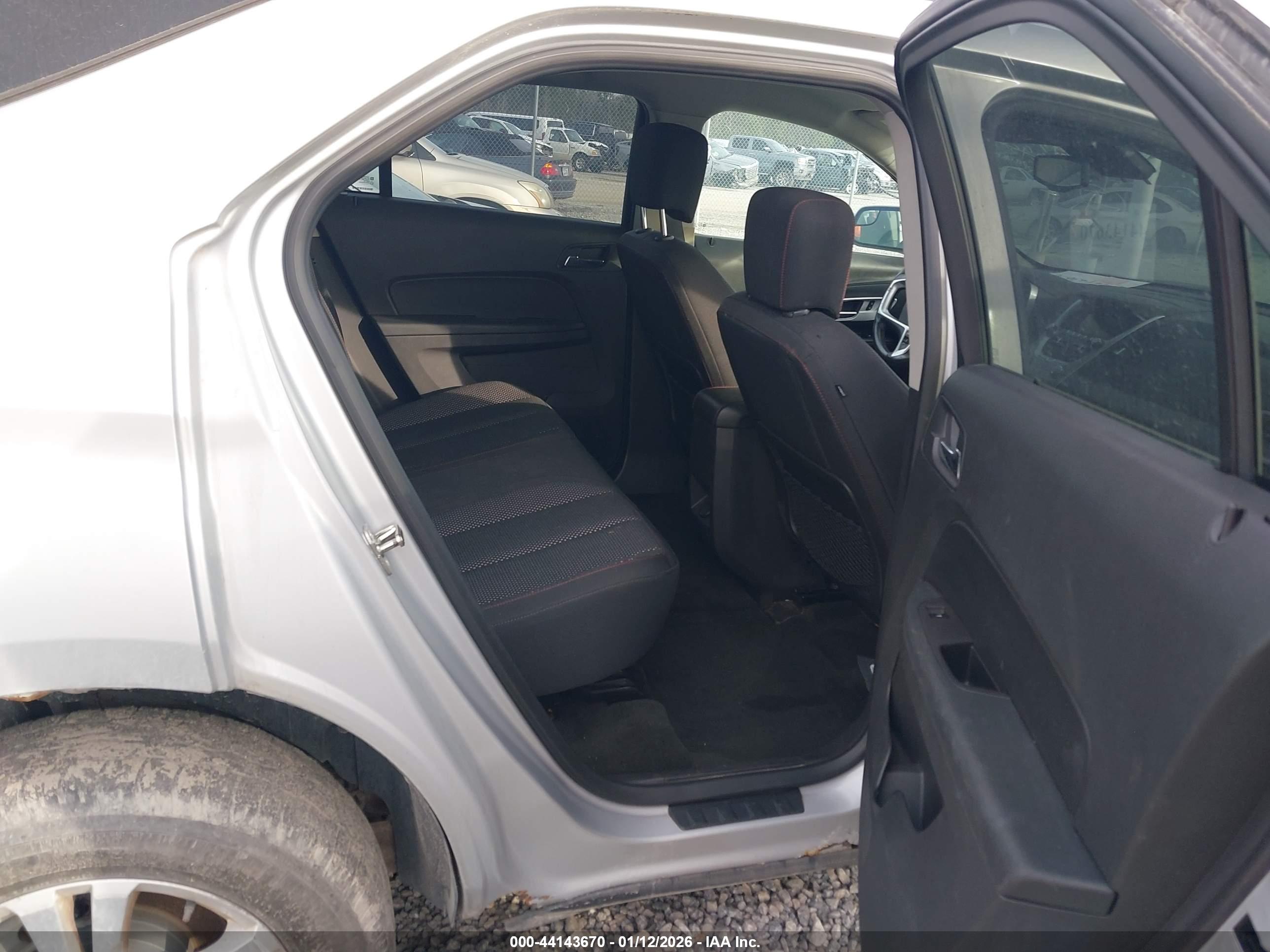 CHEVROLET EQUINOX image 8