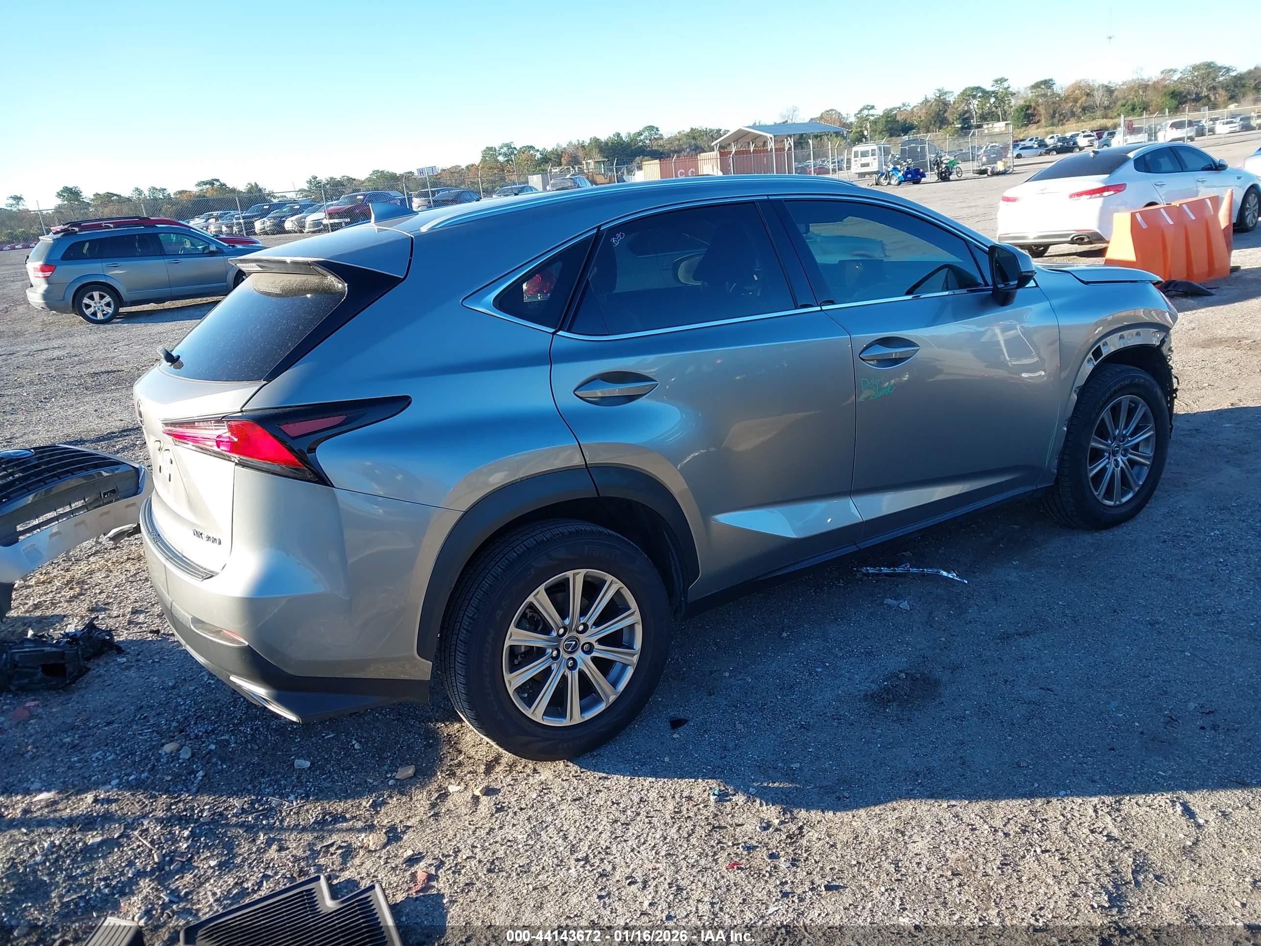 LEXUS NX image 4