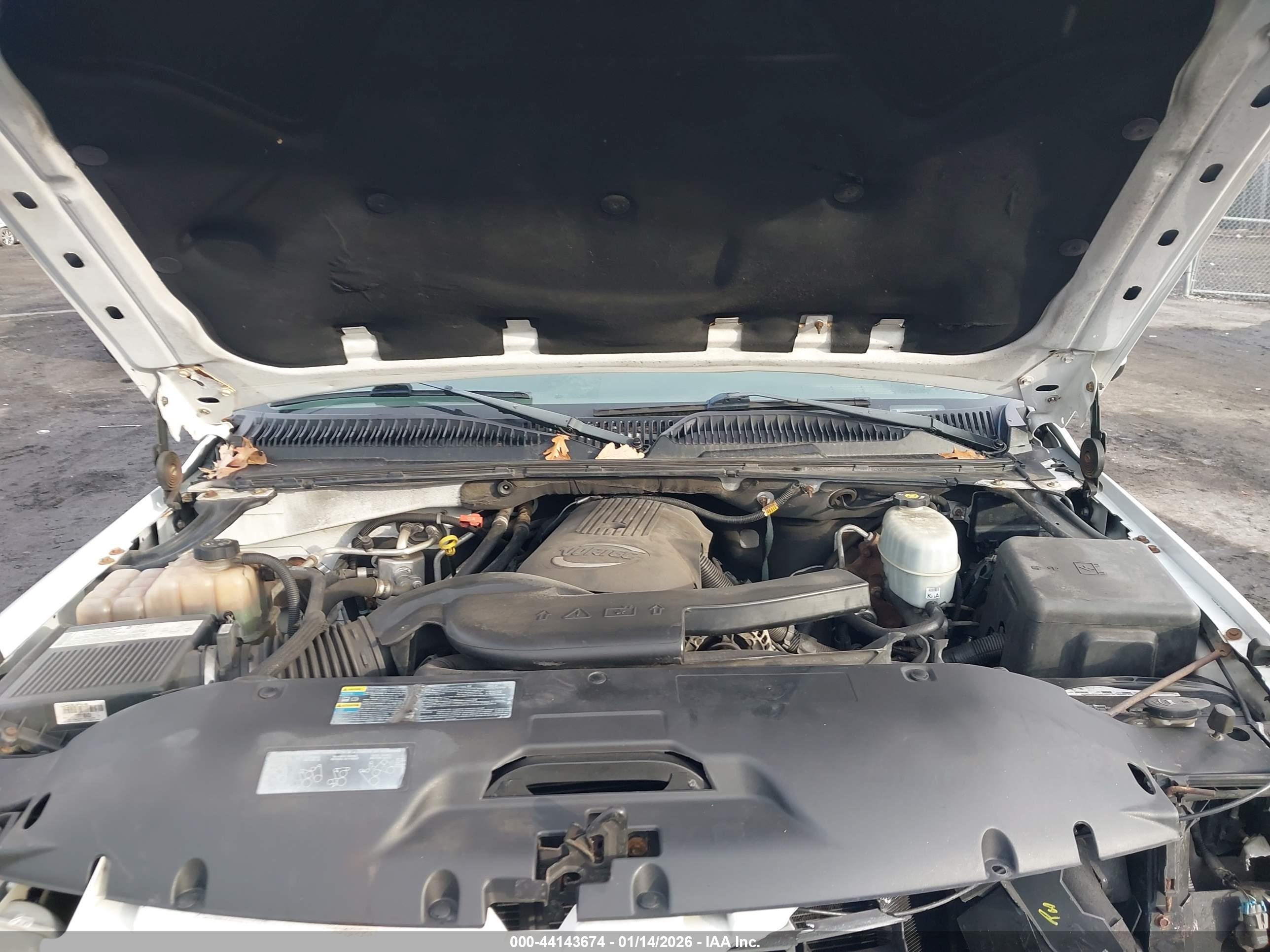 CHEVROLET TAHOE image 10