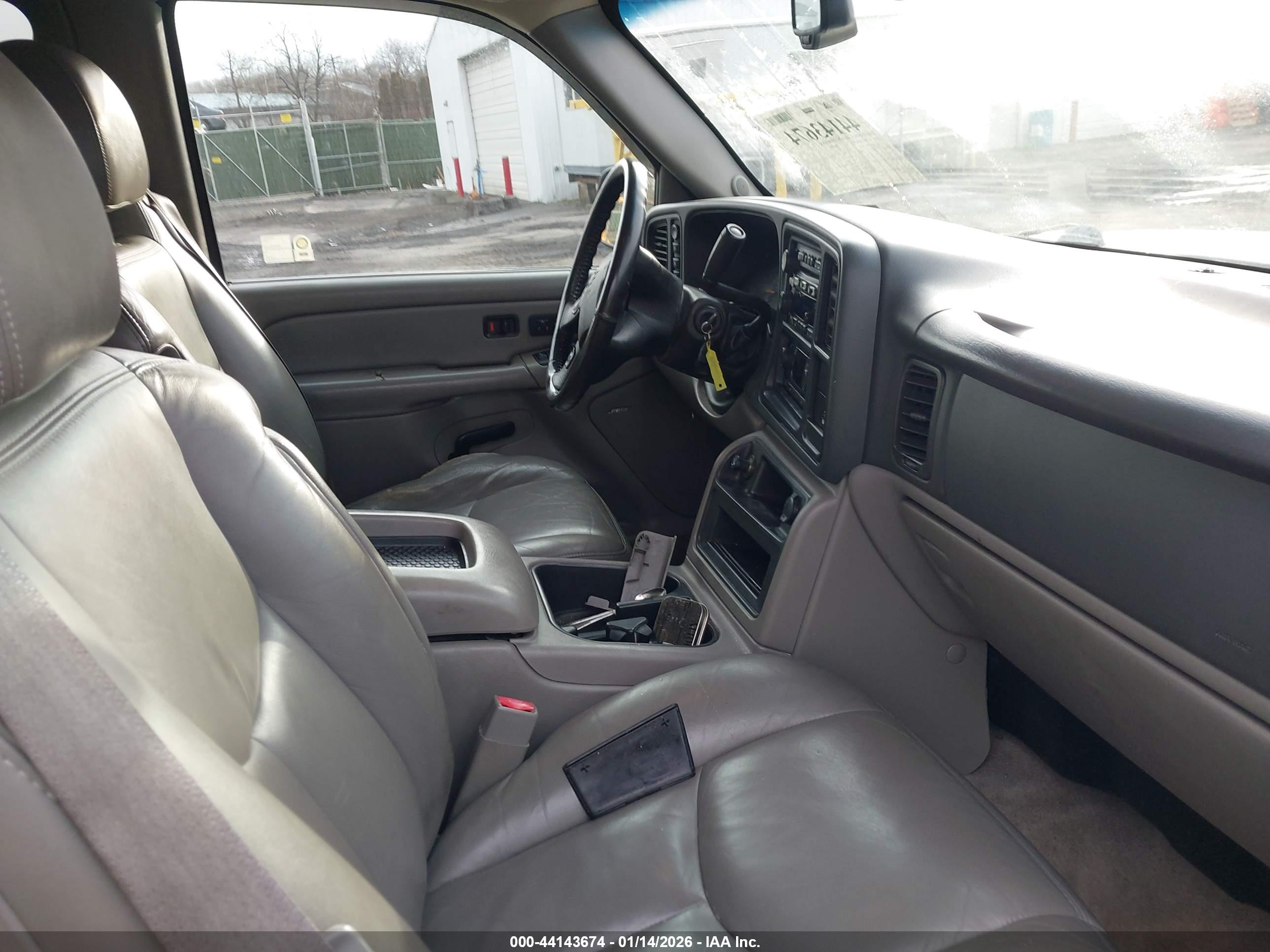 CHEVROLET TAHOE image 5