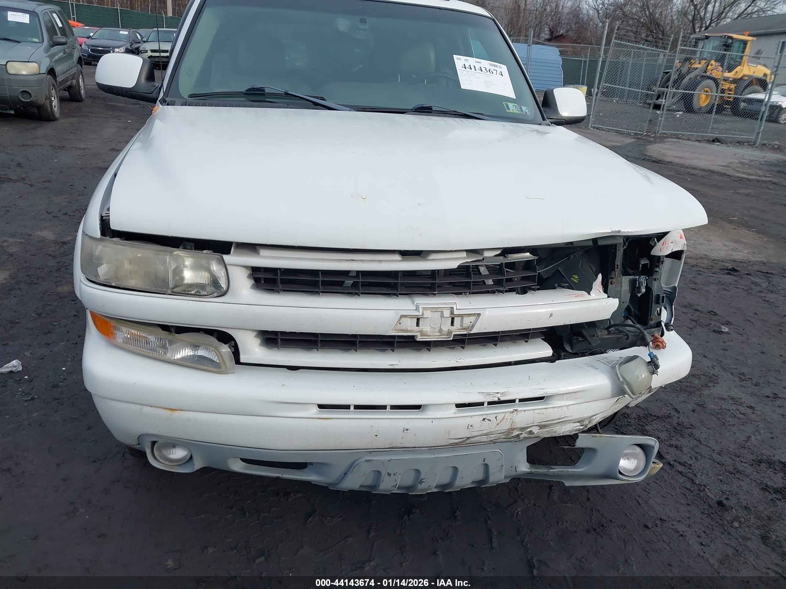 CHEVROLET TAHOE image 6