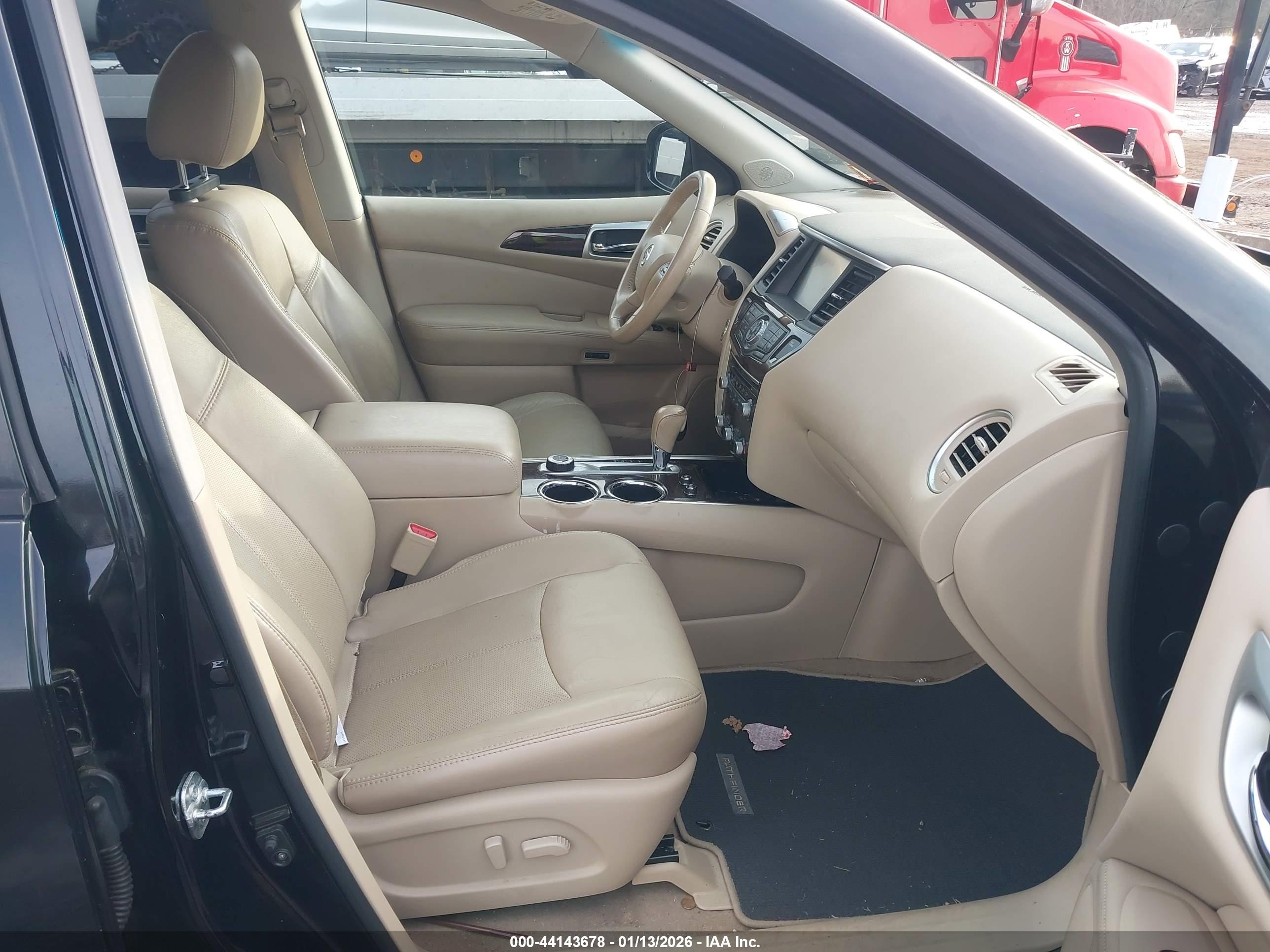 NISSAN PATHFINDER image 5