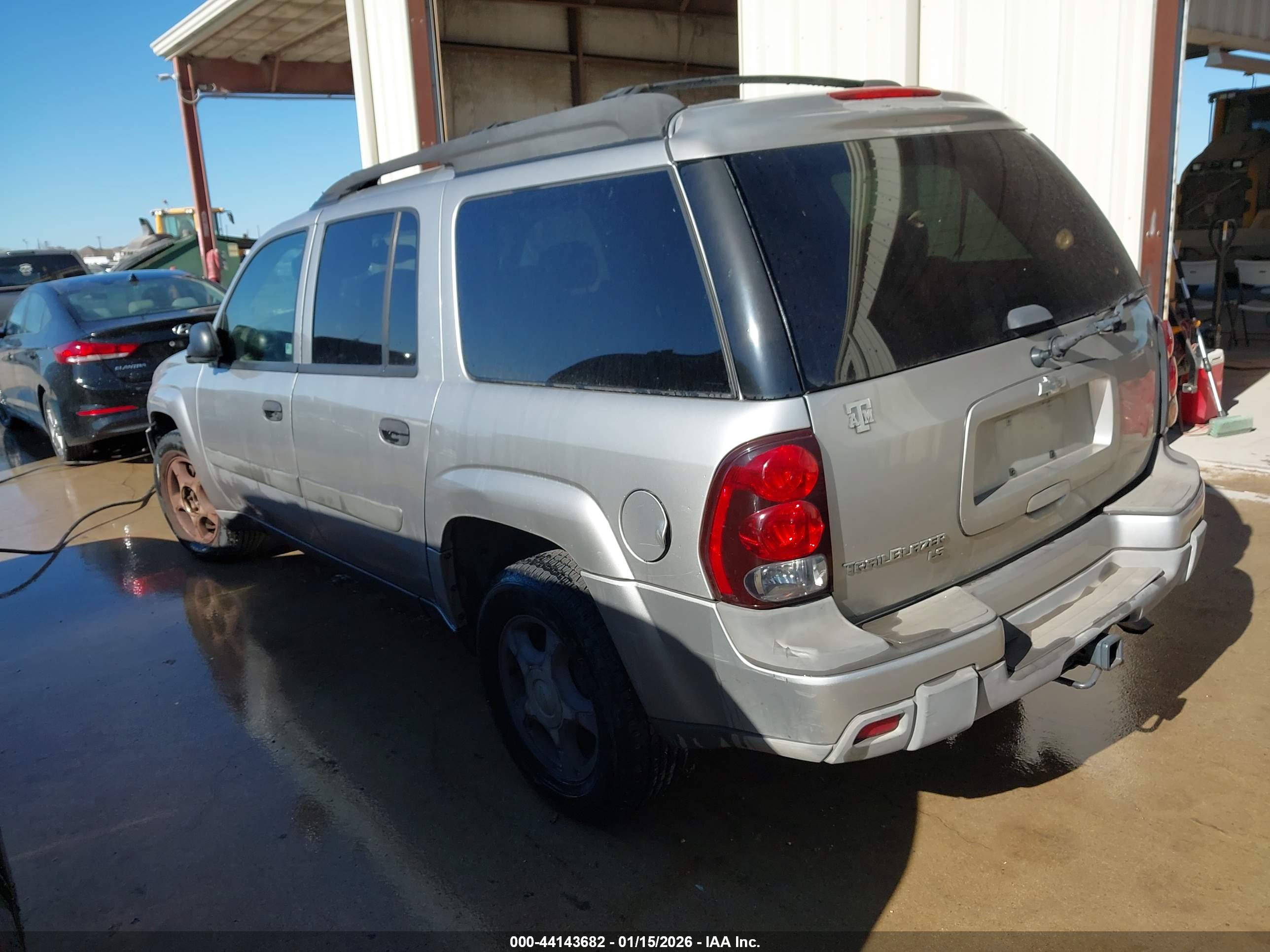 CHEVROLET TRAILBLAZER image 3