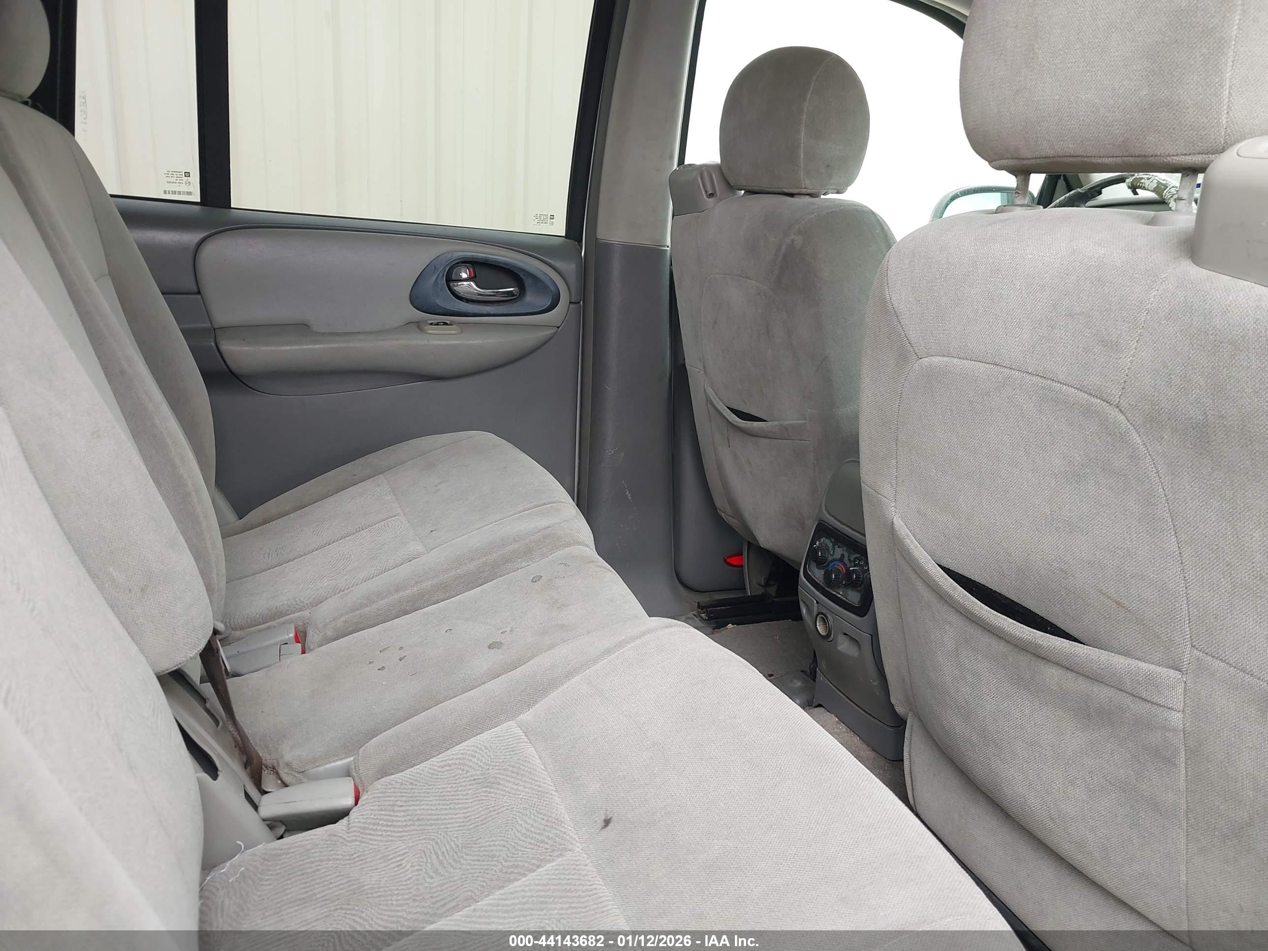 CHEVROLET TRAILBLAZER image 8