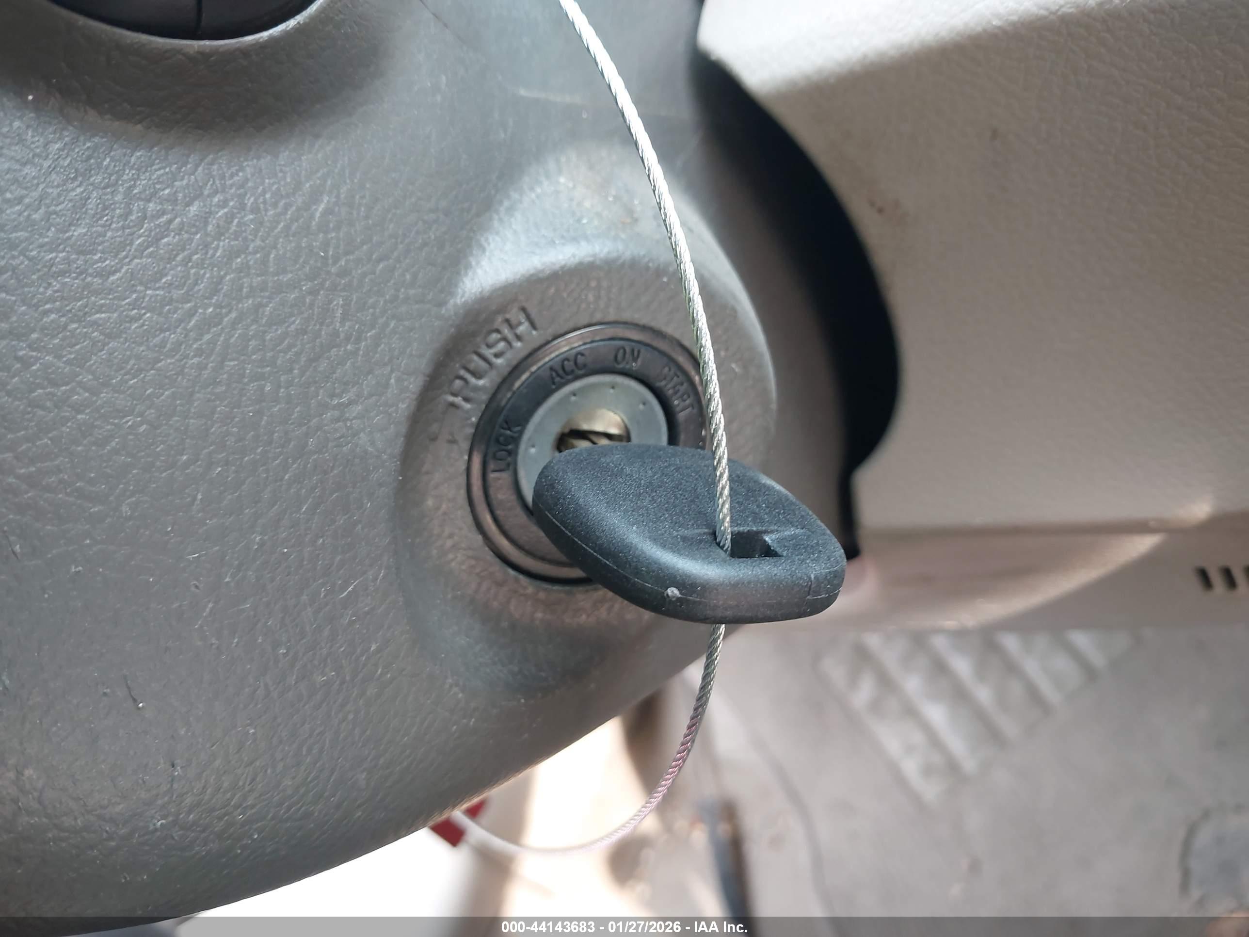 TOYOTA CAMRY image 11