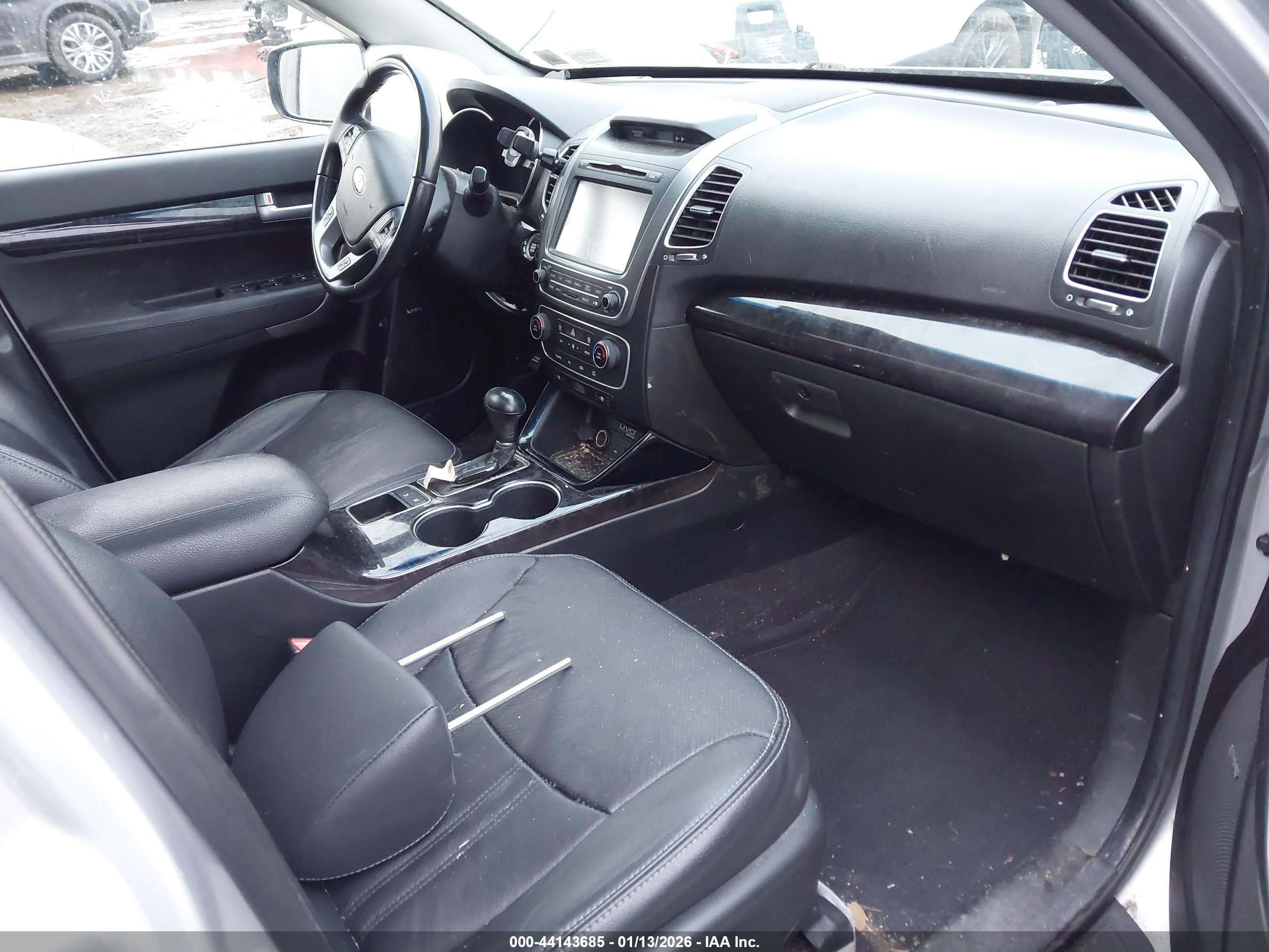 KIA SORENTO image 5