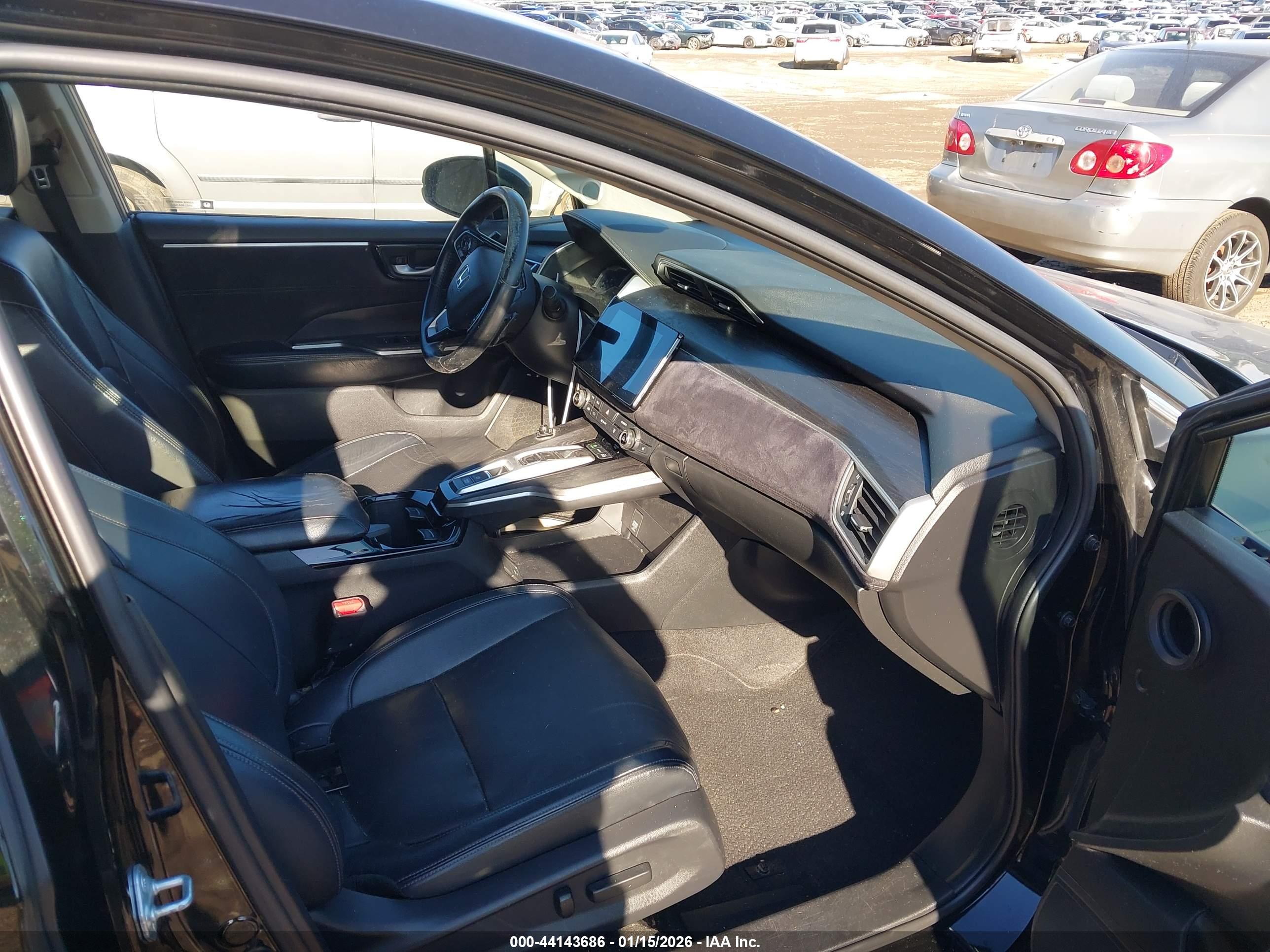HONDA CLARITY image 5