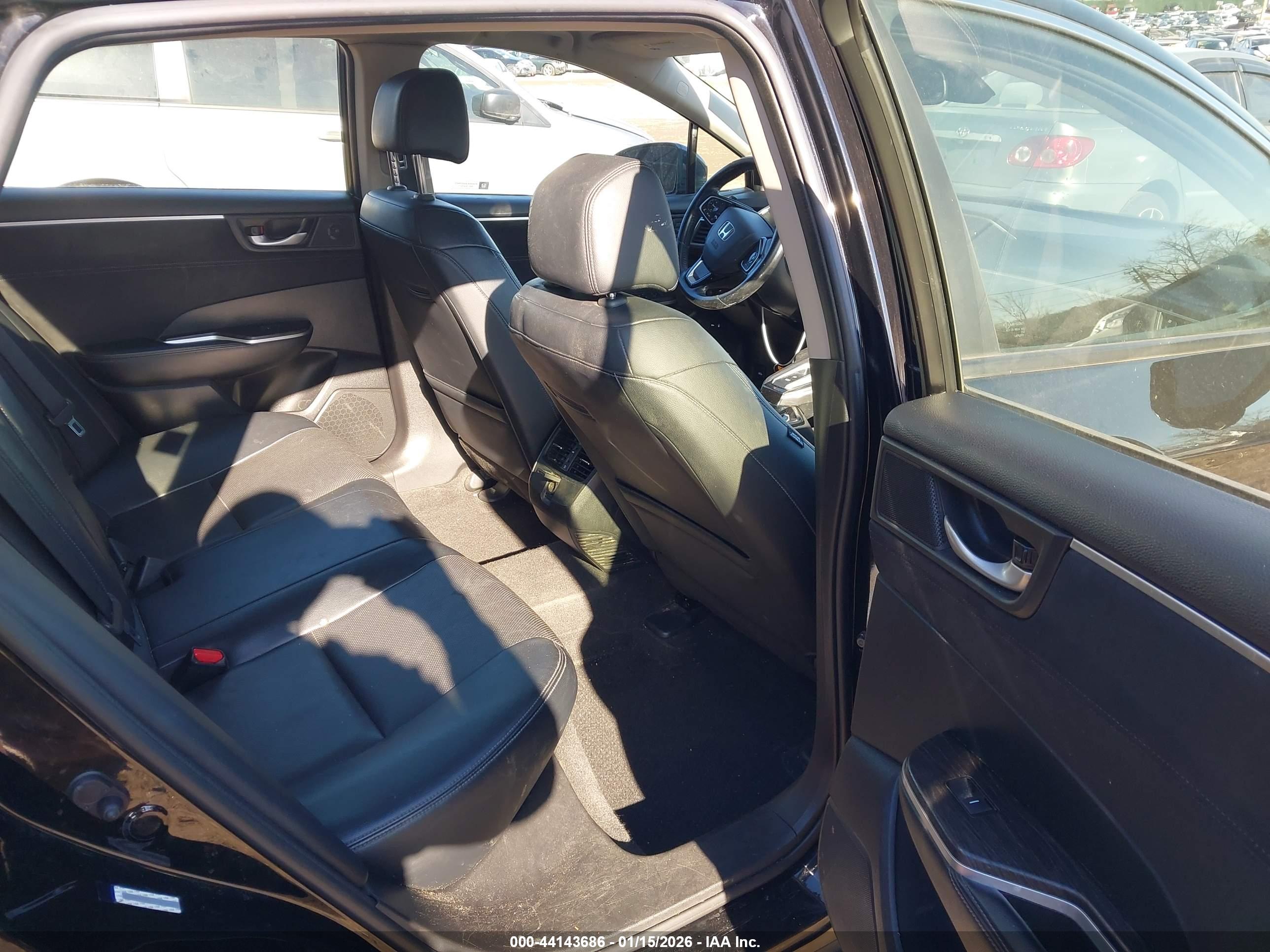 HONDA CLARITY image 8