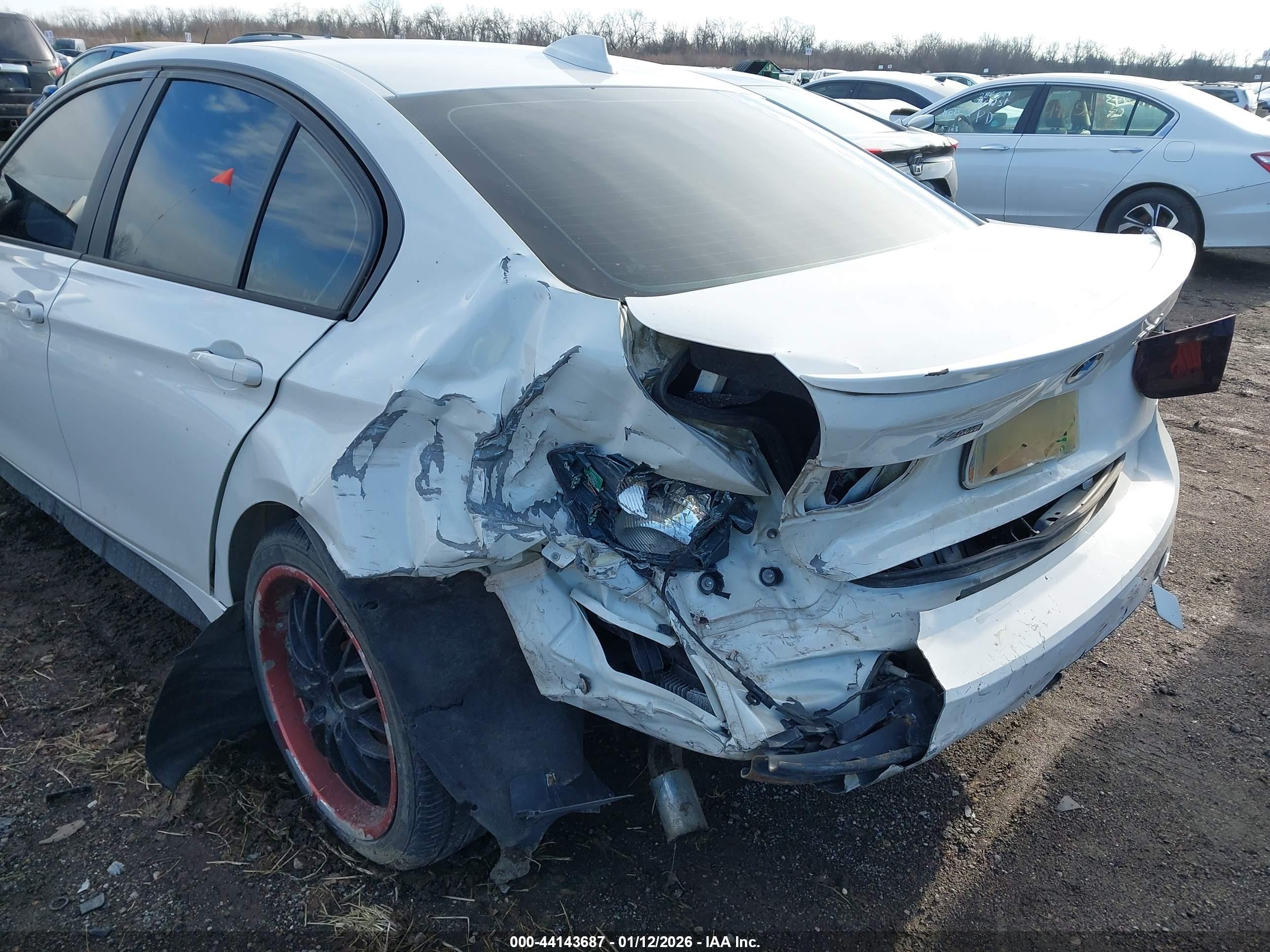 BMW 320I image 6