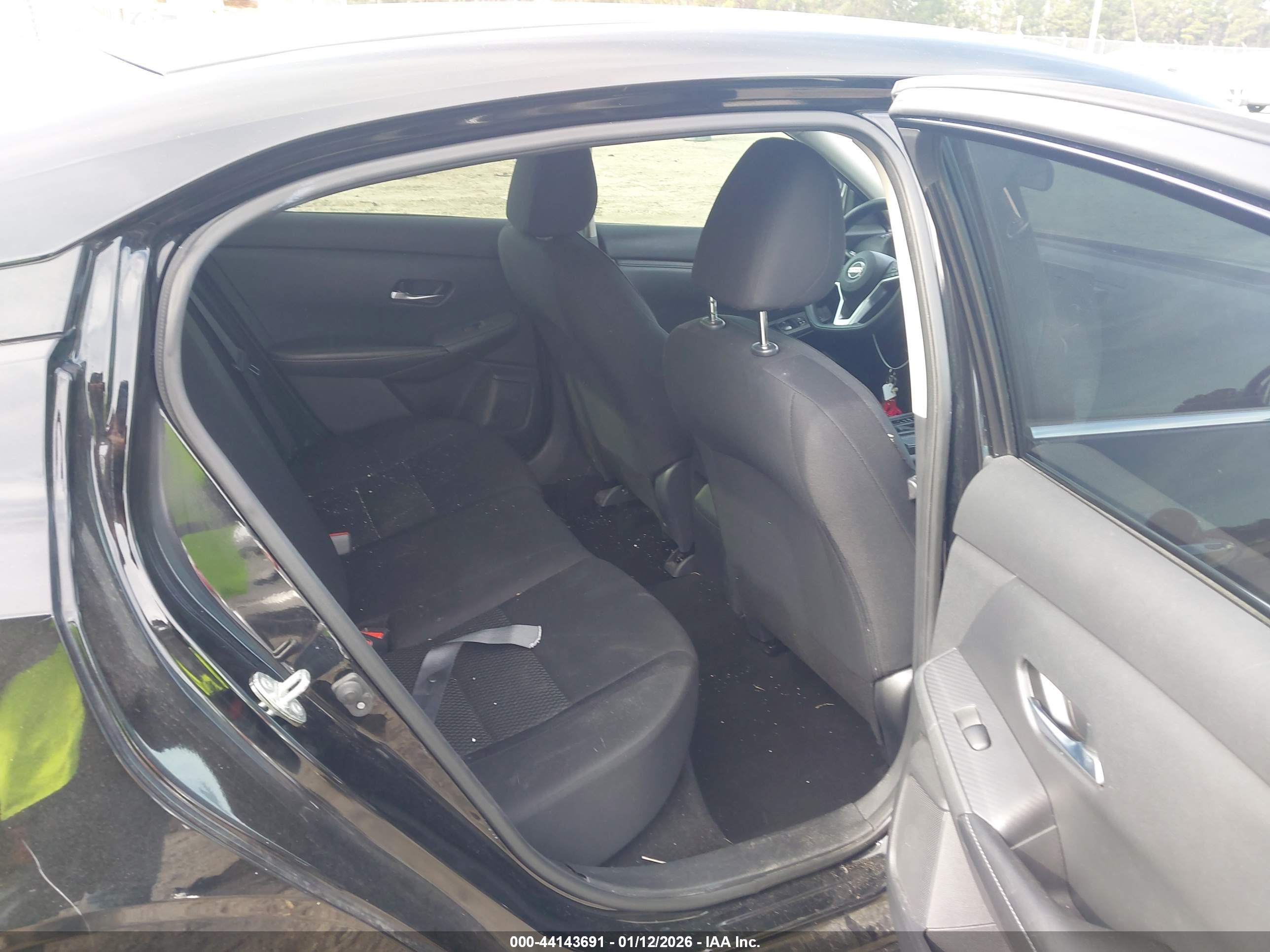 NISSAN SENTRA image 8