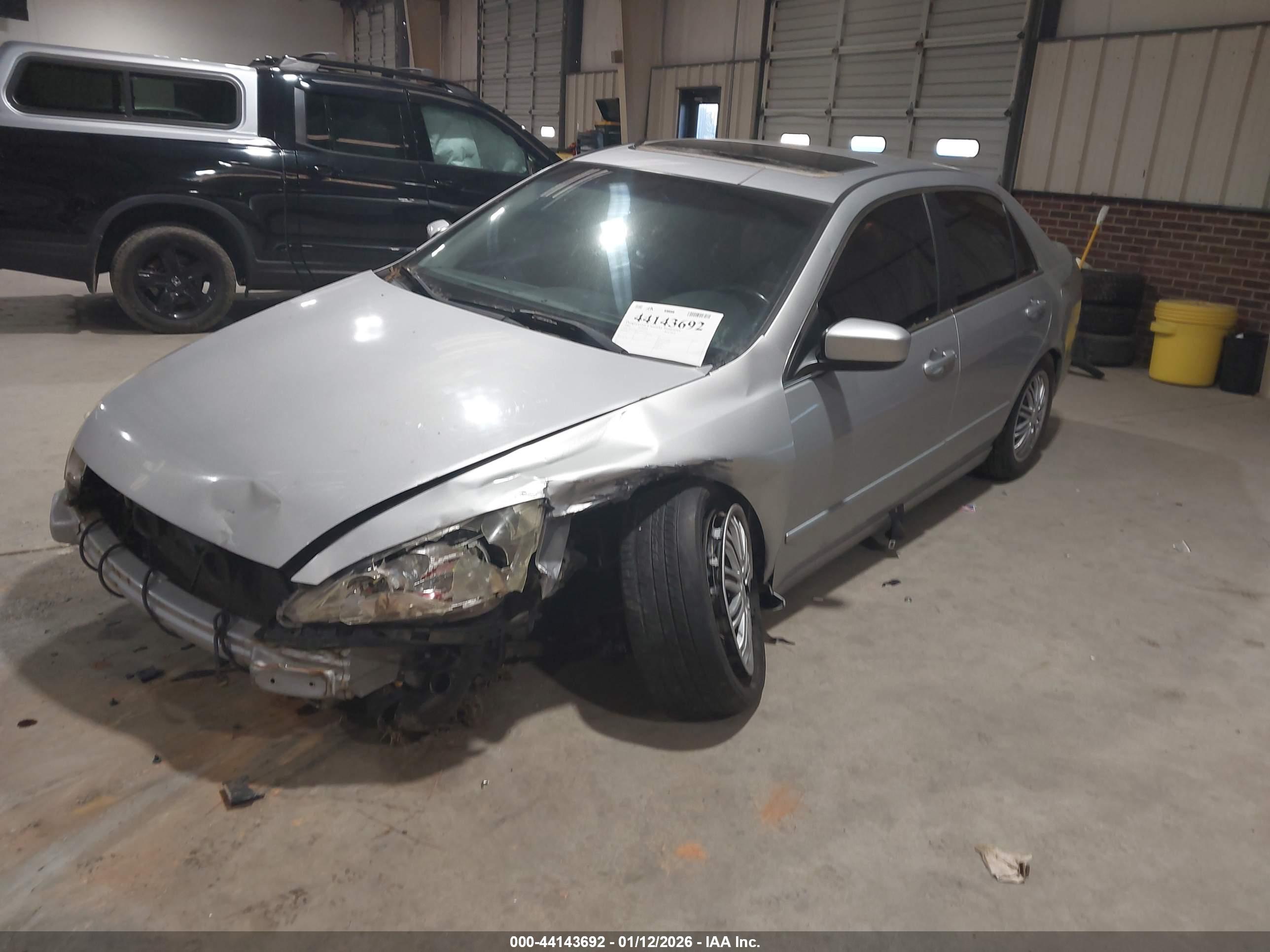 HONDA ACCORD image 2