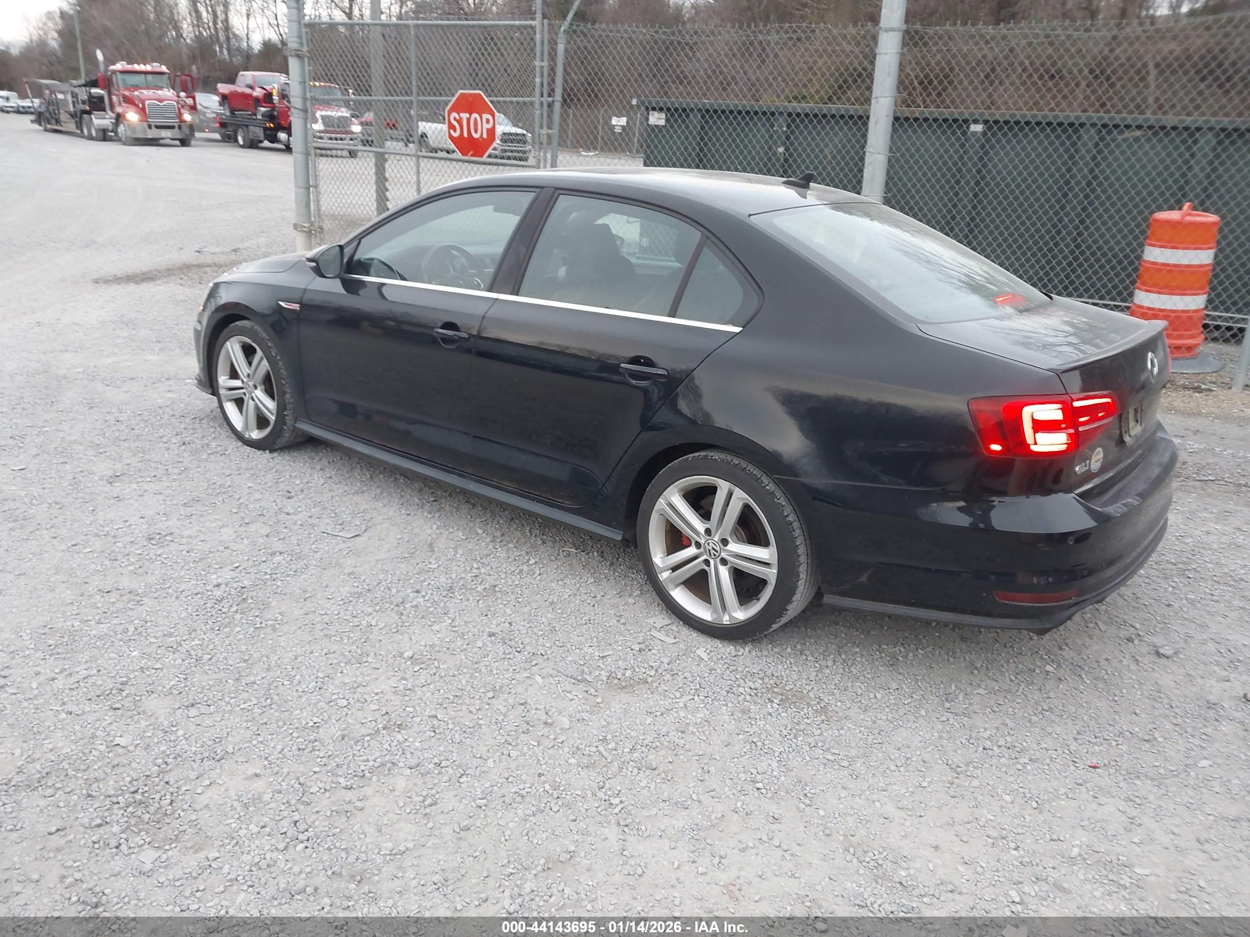 VOLKSWAGEN JETTA image 3