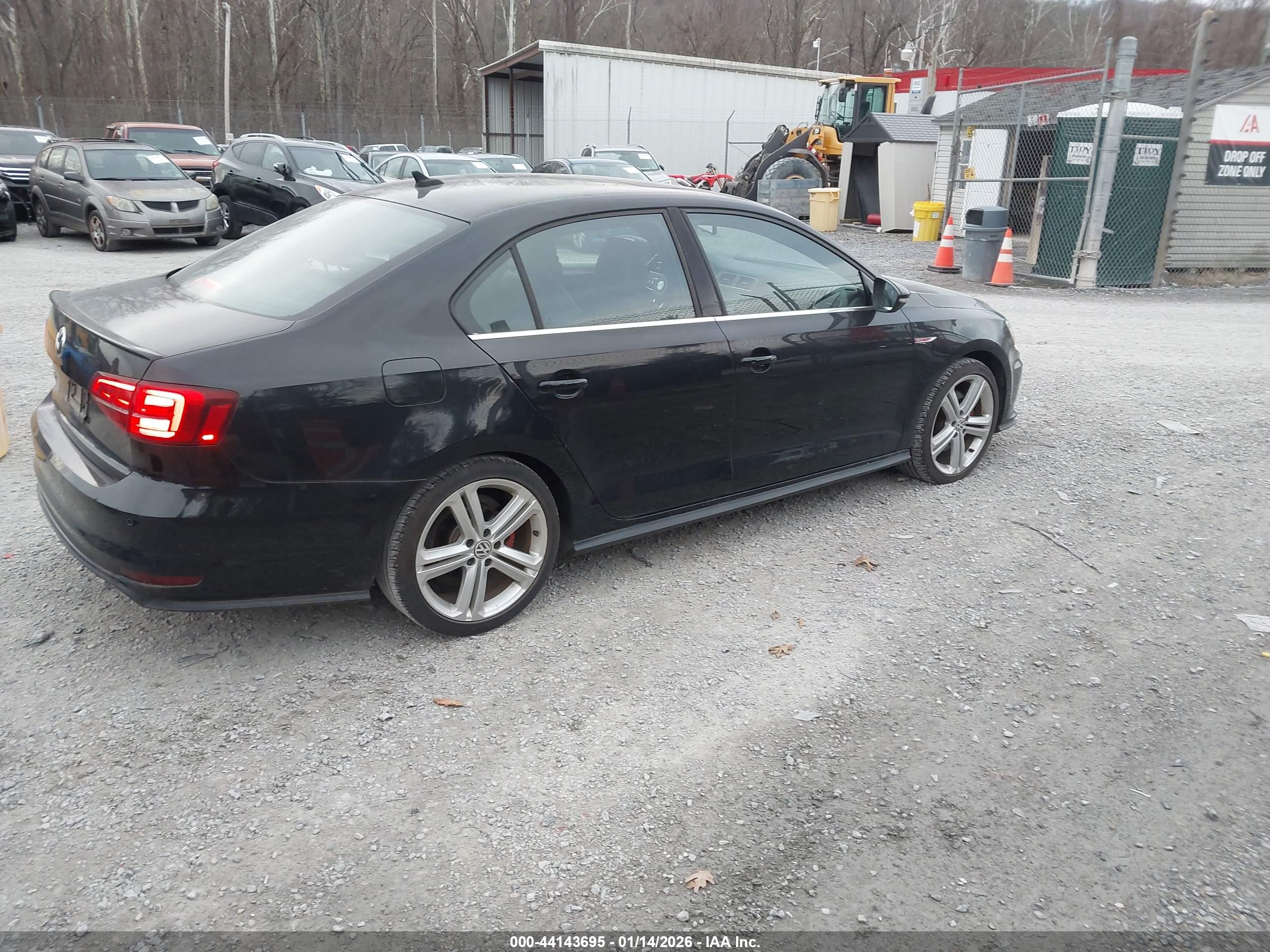VOLKSWAGEN JETTA image 4