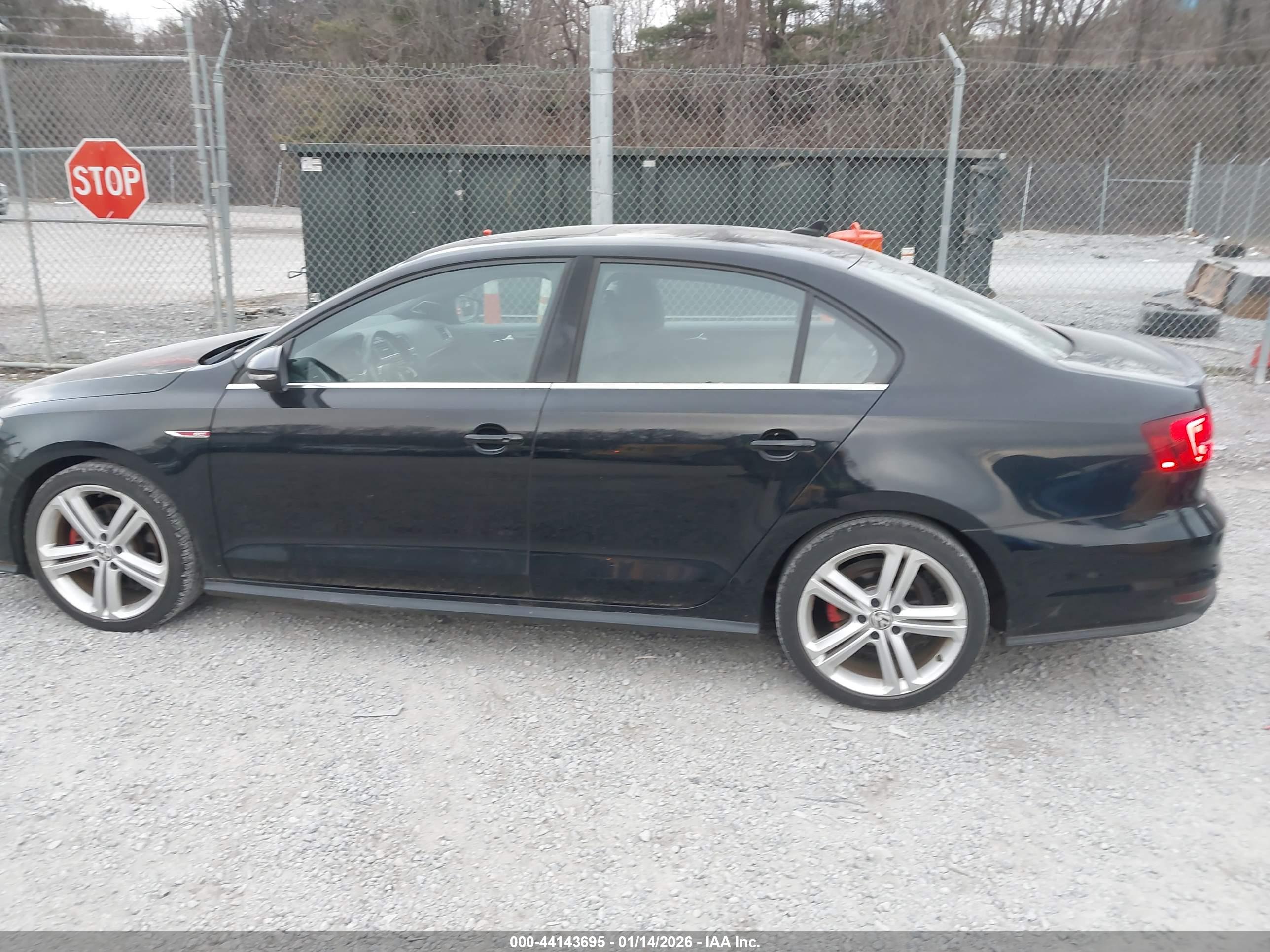 VOLKSWAGEN JETTA image 6