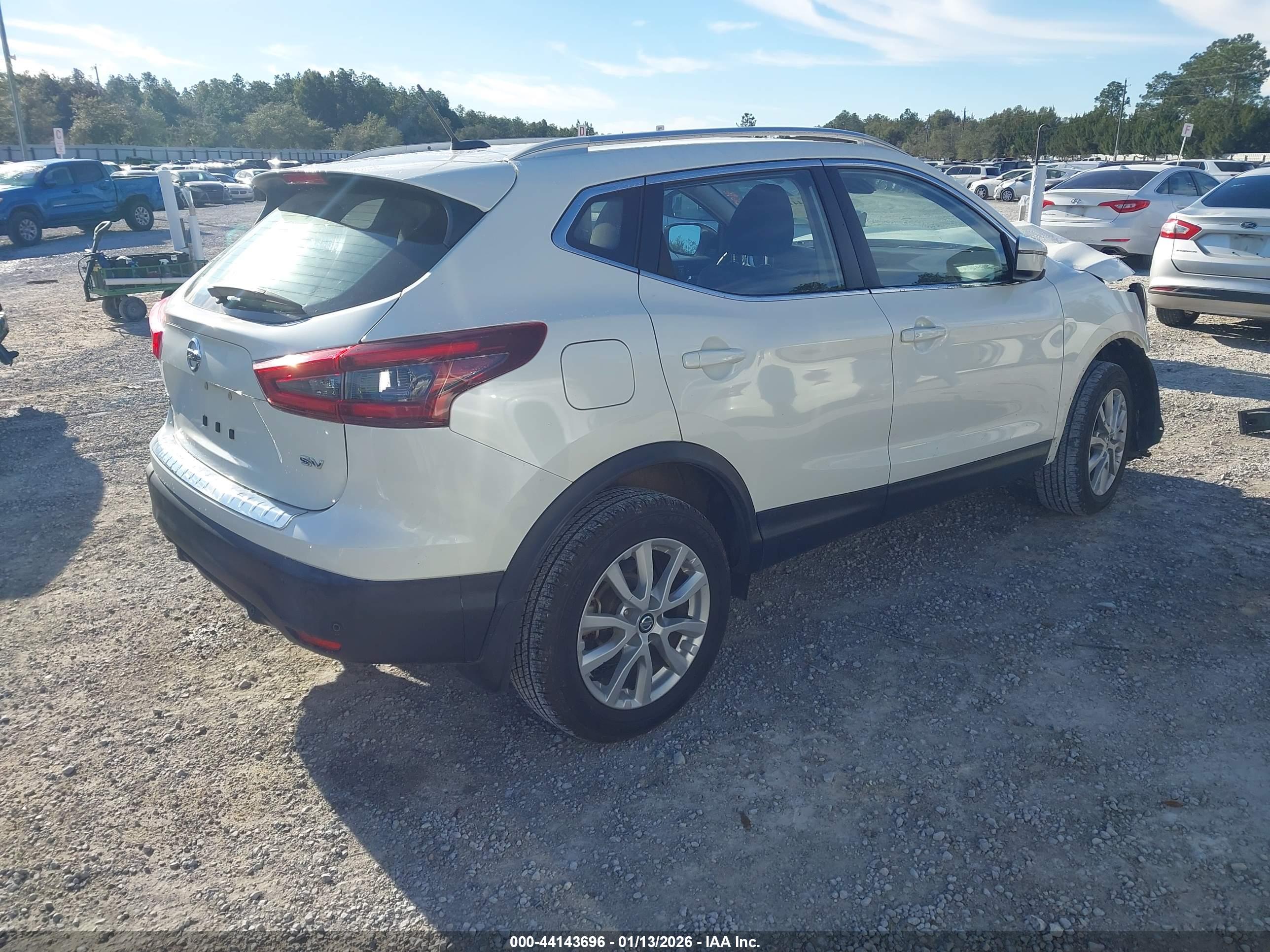 NISSAN ROGUE image 4