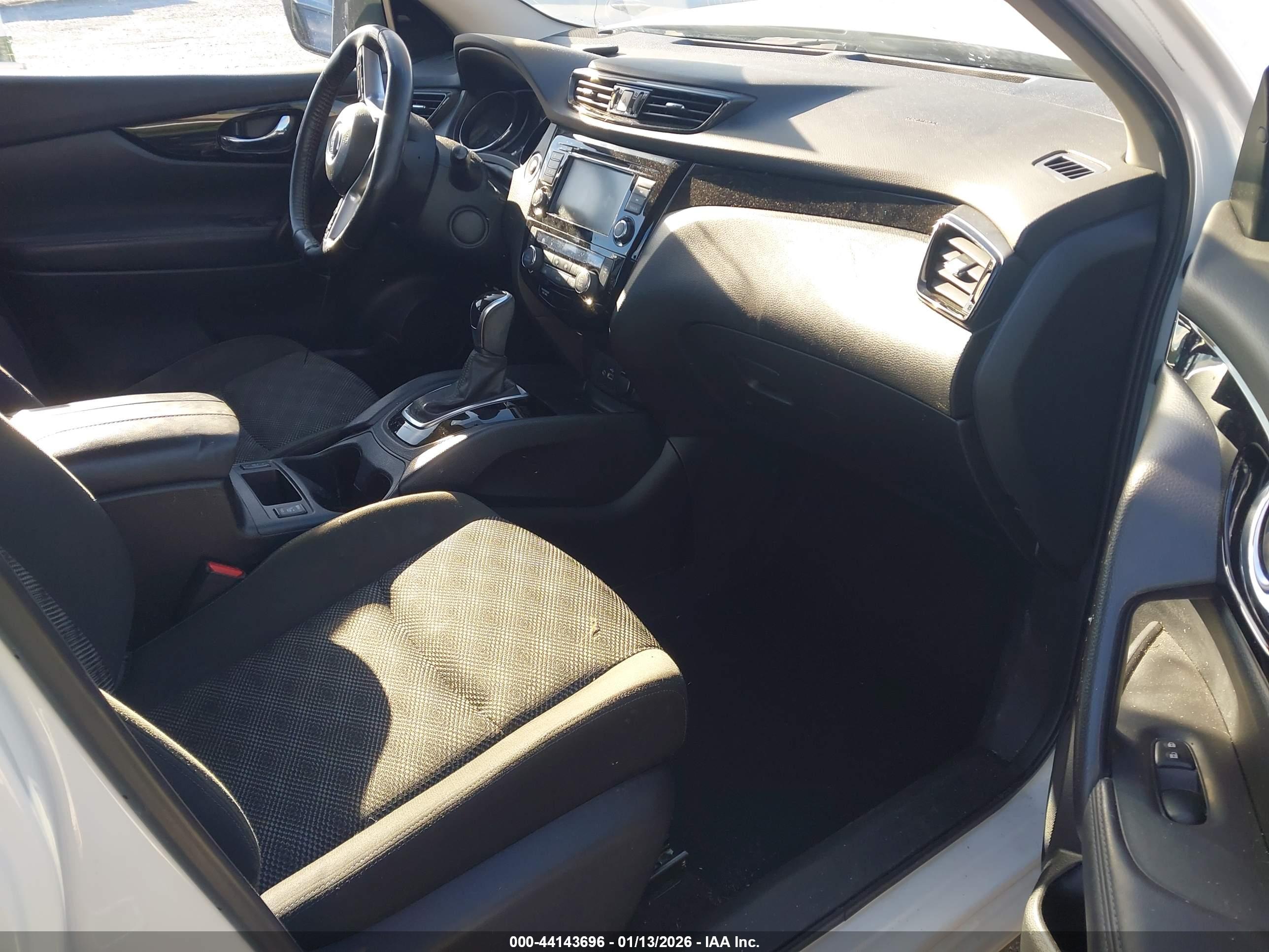 NISSAN ROGUE image 5