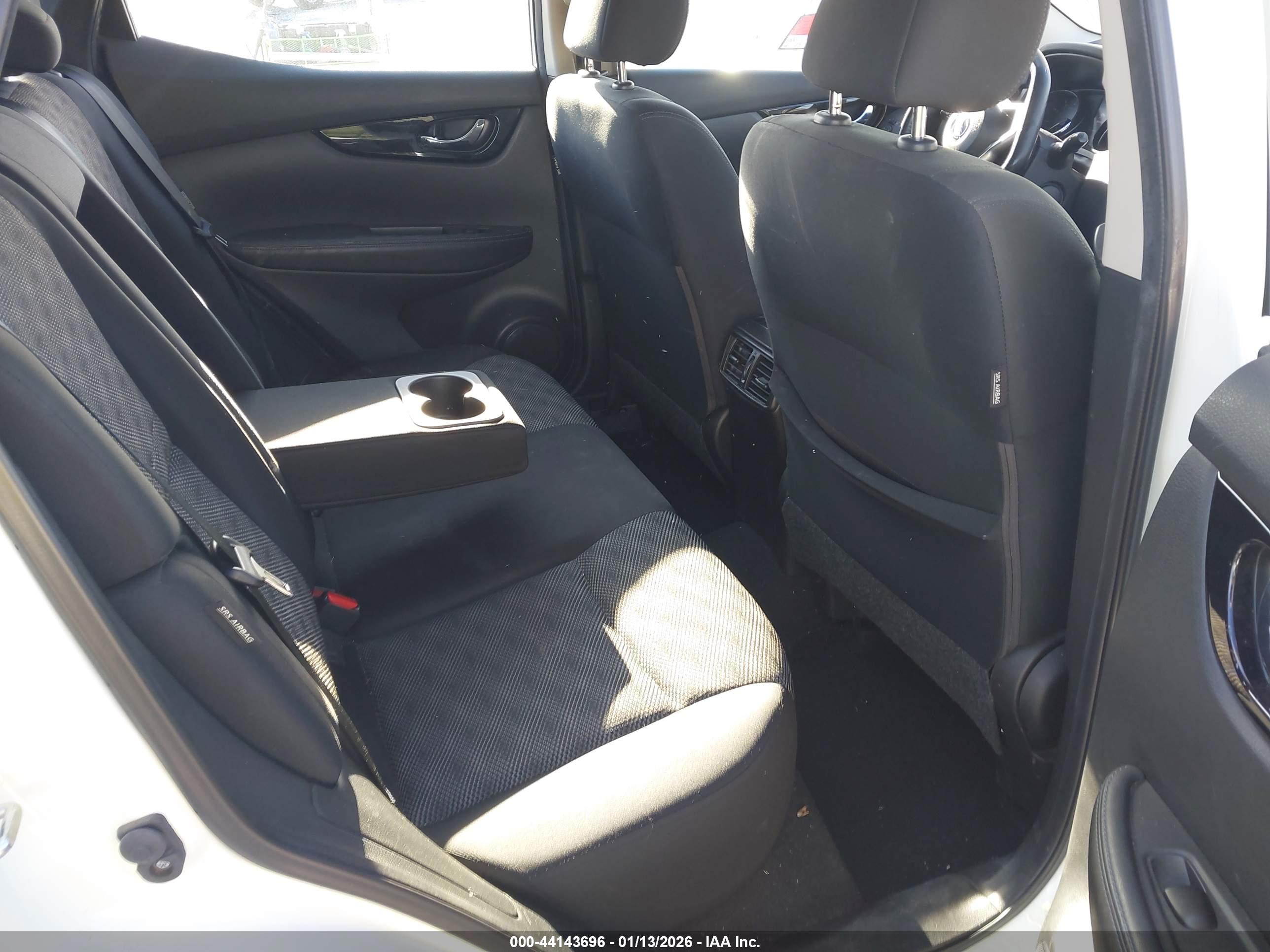 NISSAN ROGUE image 8