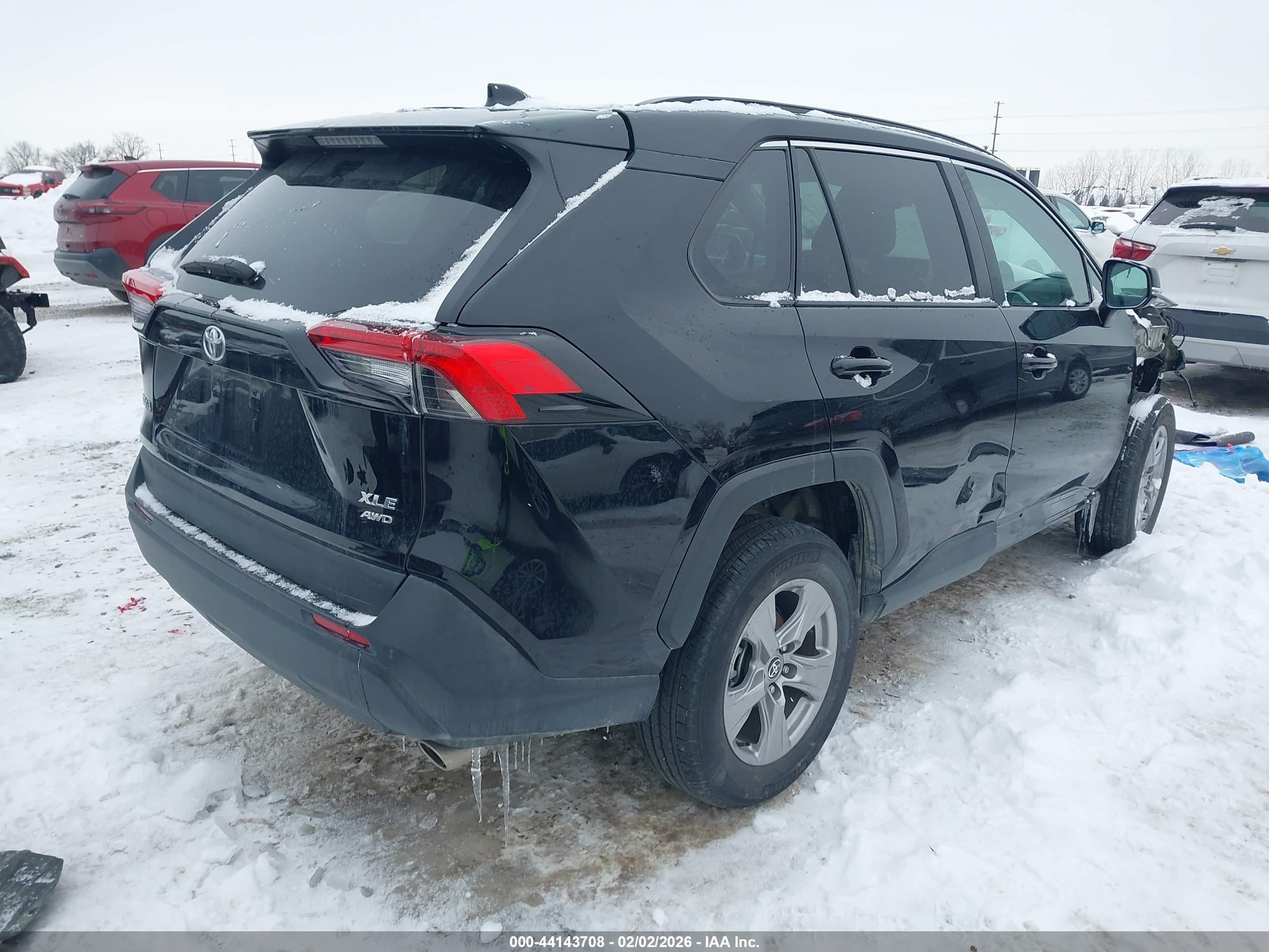 TOYOTA RAV4 image 4