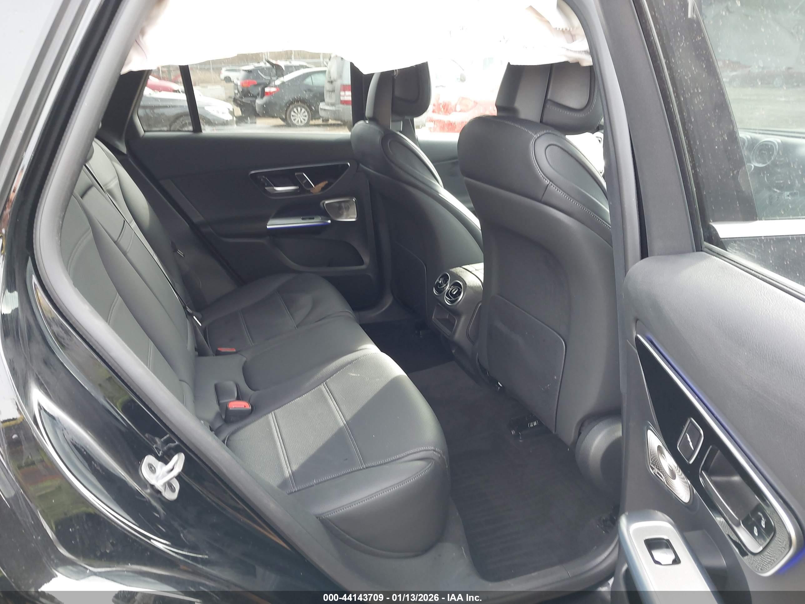MERCEDES-BENZ GLC image 8