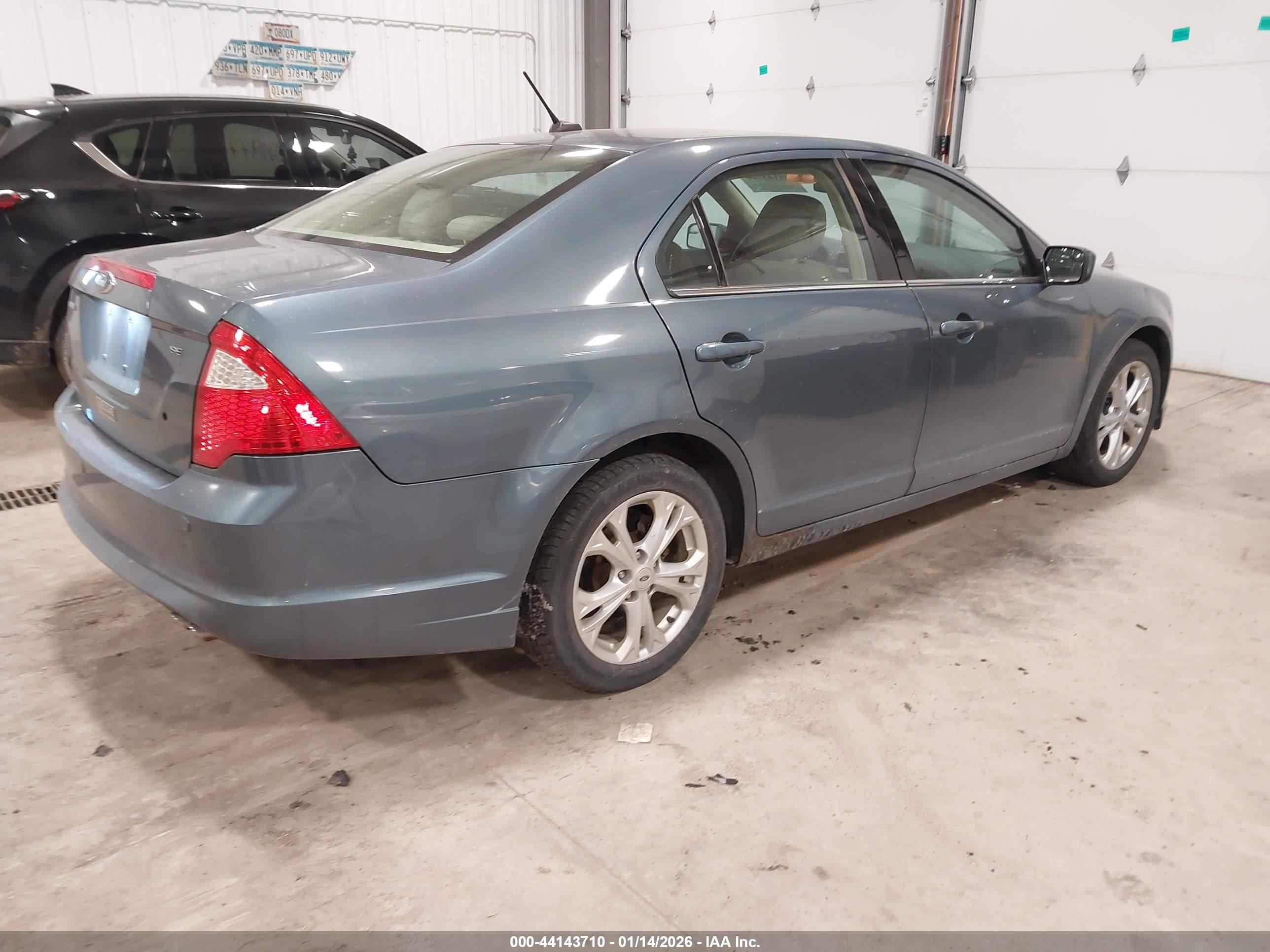 FORD FUSION image 4