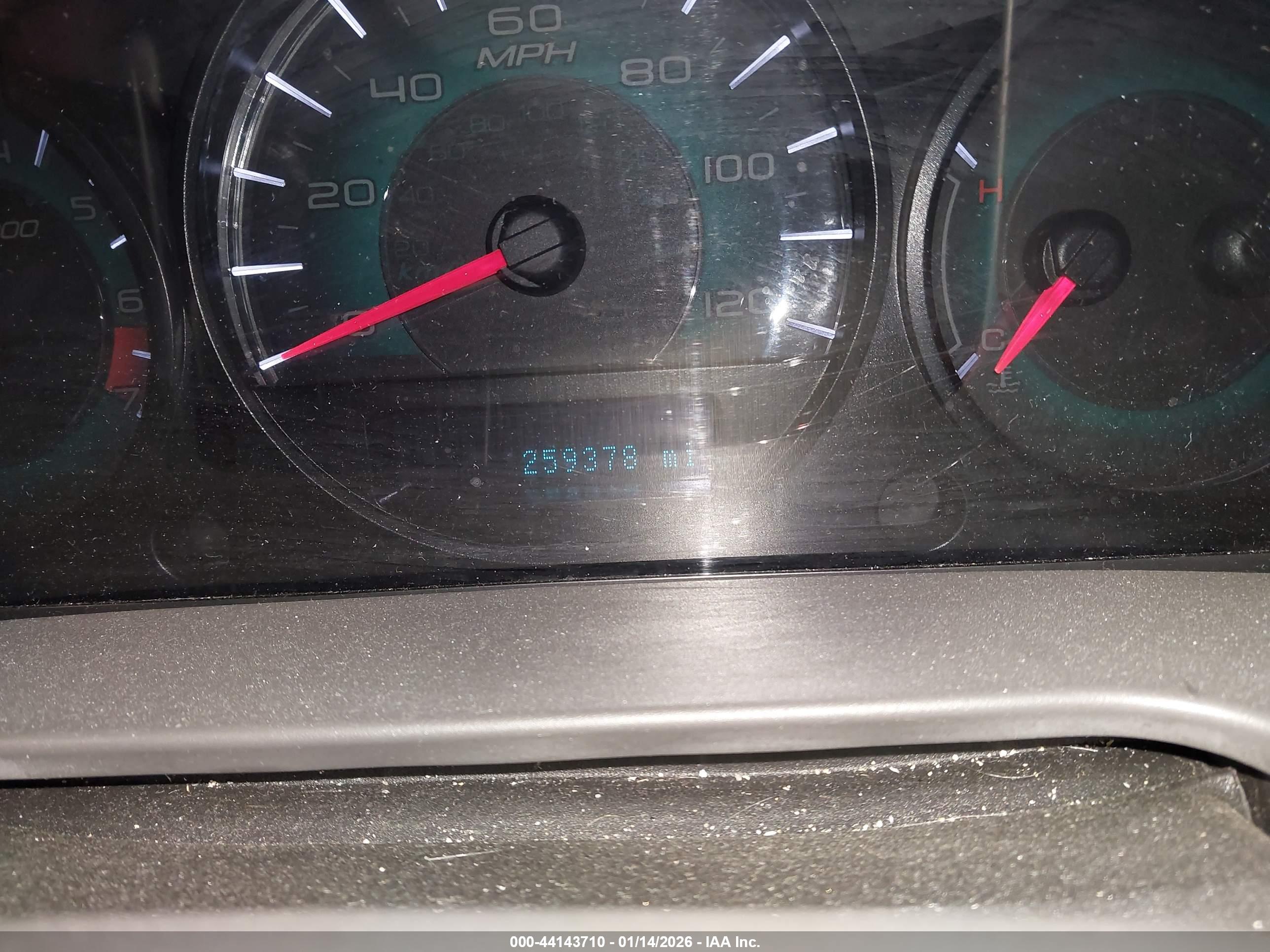 FORD FUSION image 7