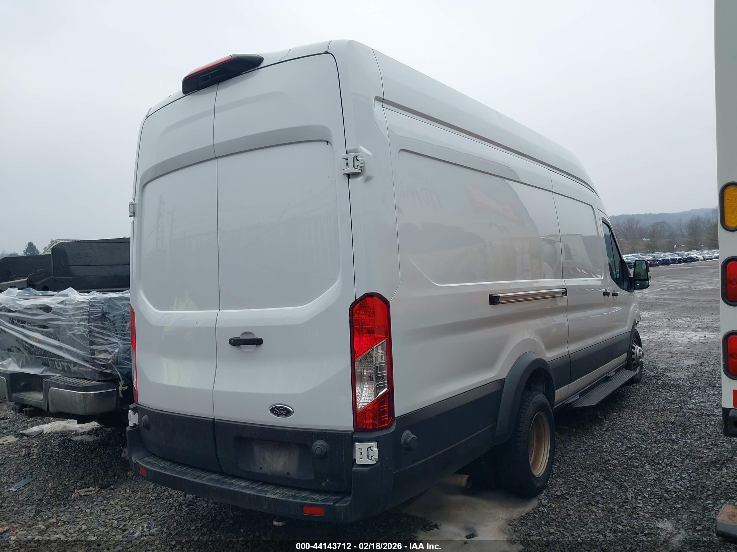 FORD TRANSIT-350 image 4